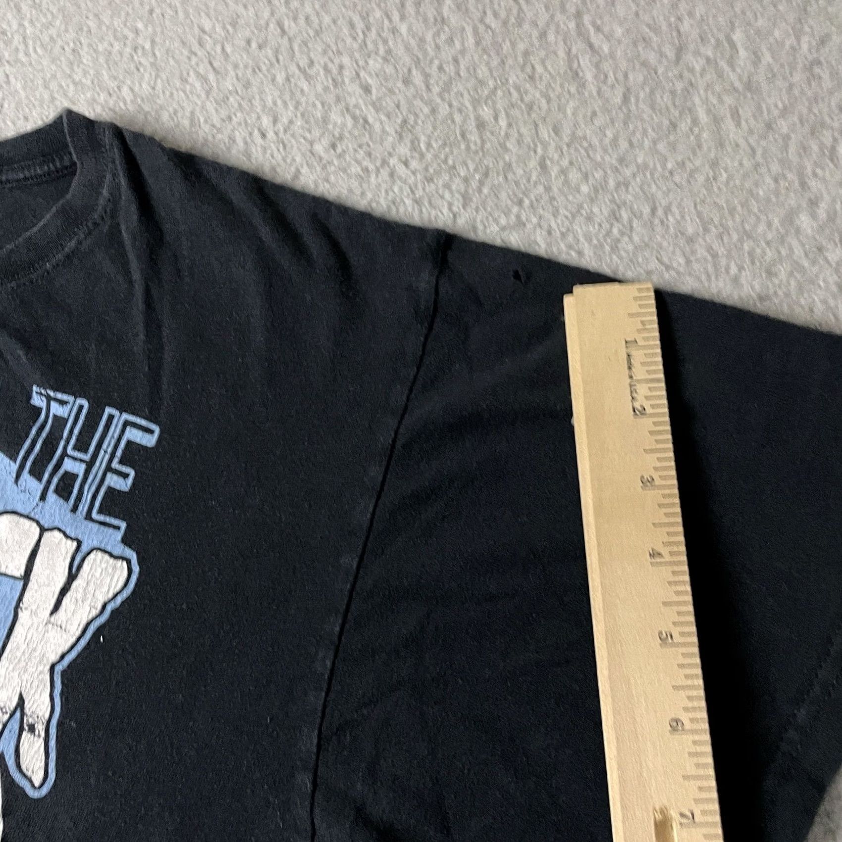 Vintage VINTAGE The Hangover TShirt Adult Large Black Wolf Pack Short Movie Tee Distressed TV L* Size US L / EU 52-54 / 3 - 7 Thumbnail