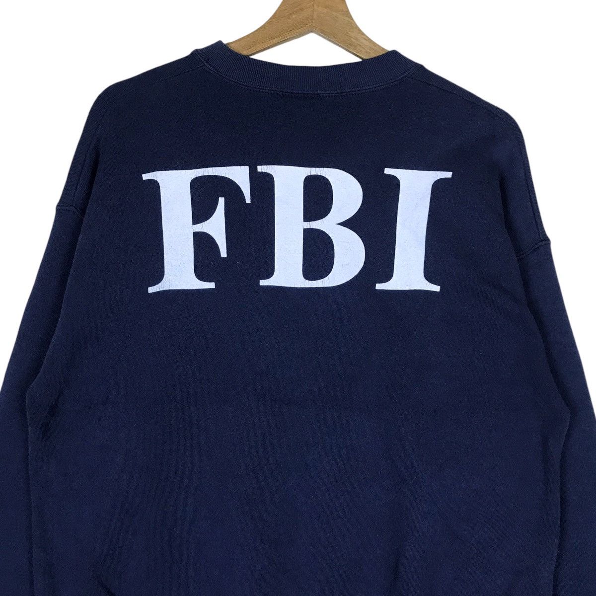 Vintage Vintage Federal Bureau of Investigation Pullover Jumper Size US M / EU 48-50 / 2 - 5 Thumbnail