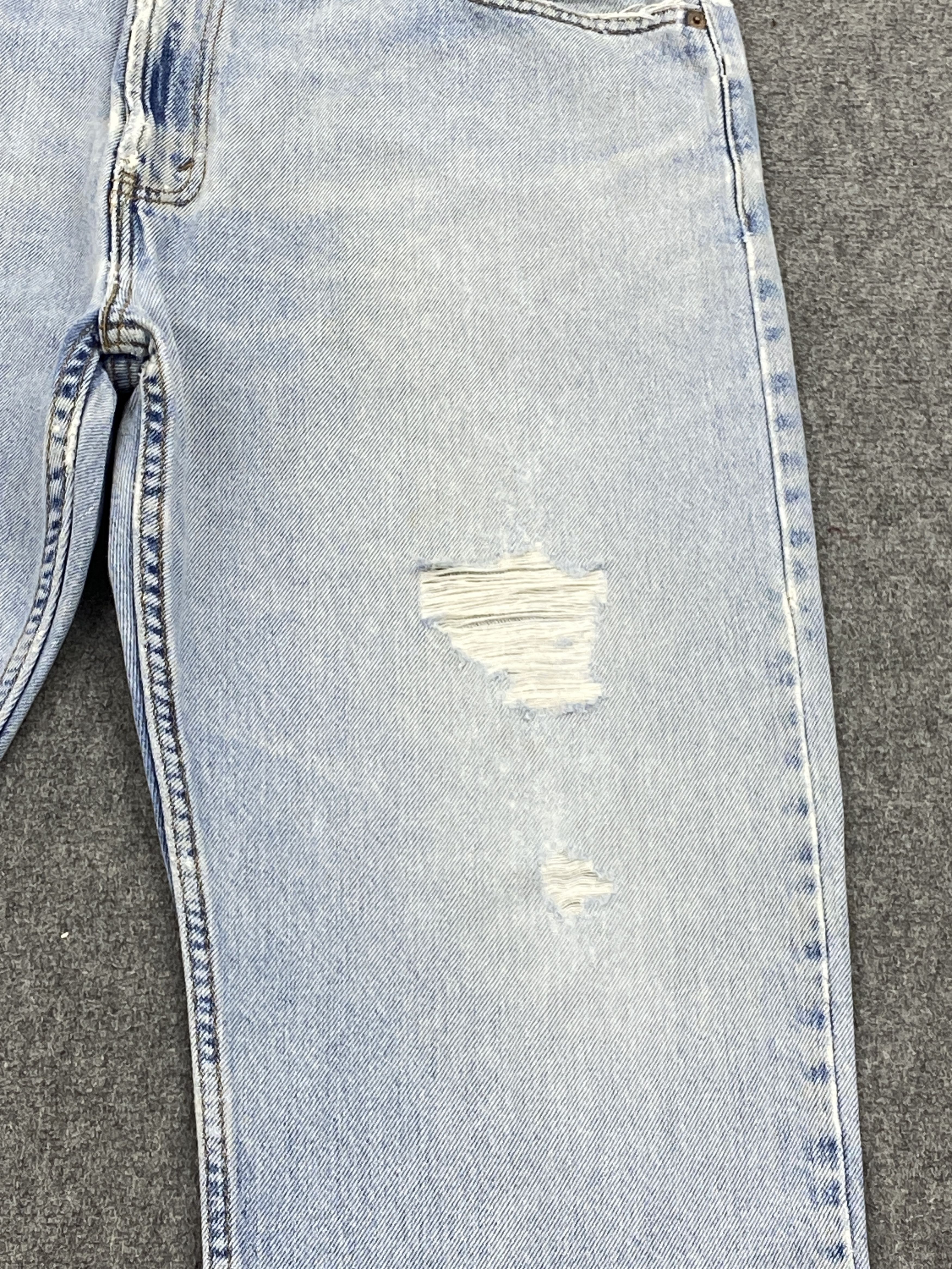 Levi's Vintage Levis 505 Distressed Light Blue Jeans DP2611 Size US 36 / EU 52 - 9 Thumbnail