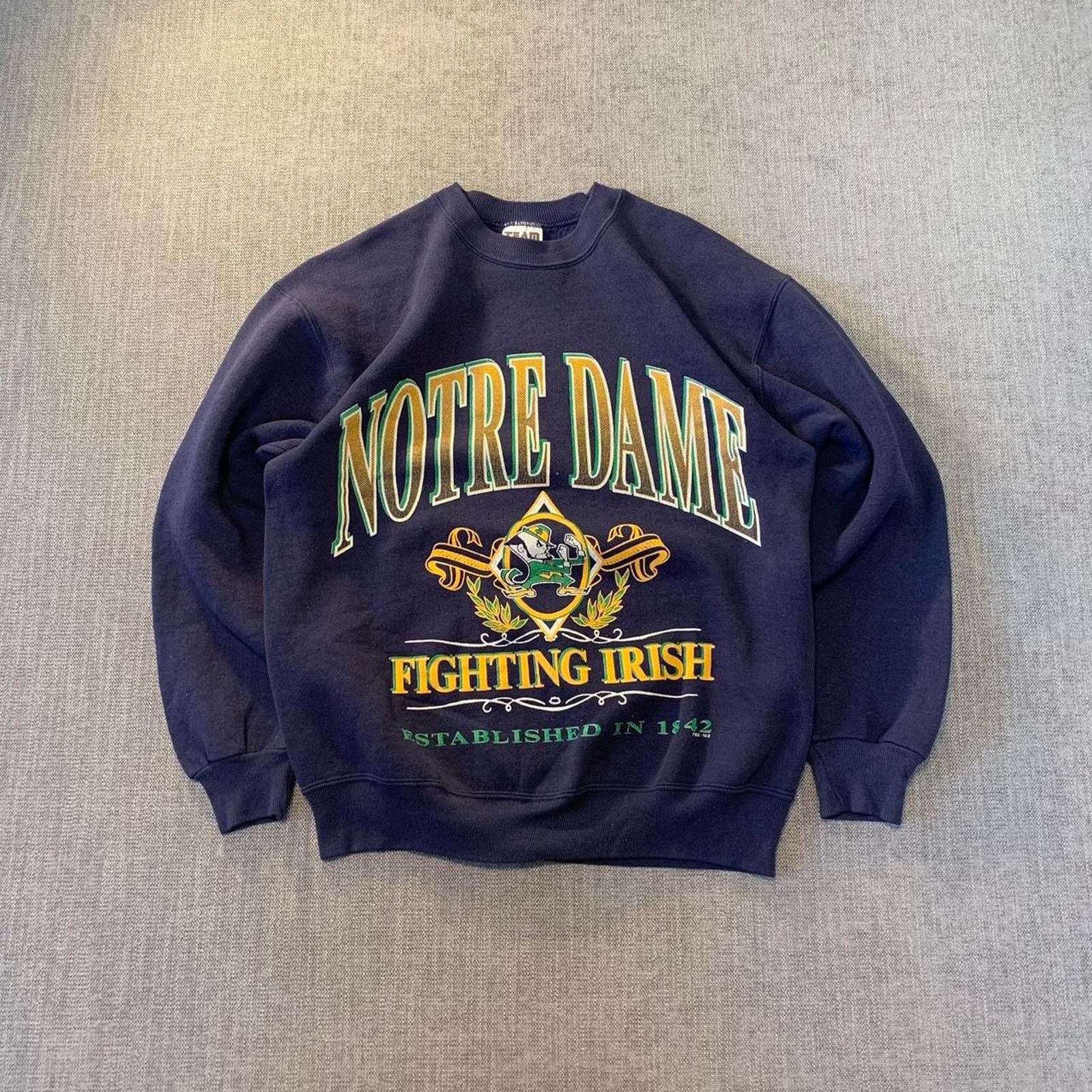 Vintage Vintage 90s Notre Dame Fighting Irish navy crewneck Size US M / EU 48-50 / 2 - 1 Thumbnail
