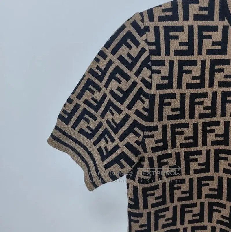 Fendi Fendi Summer Short Sleeve T-Shirt in Deep Brown . Size M / US 6-8 / IT 42-44 - 4 Thumbnail