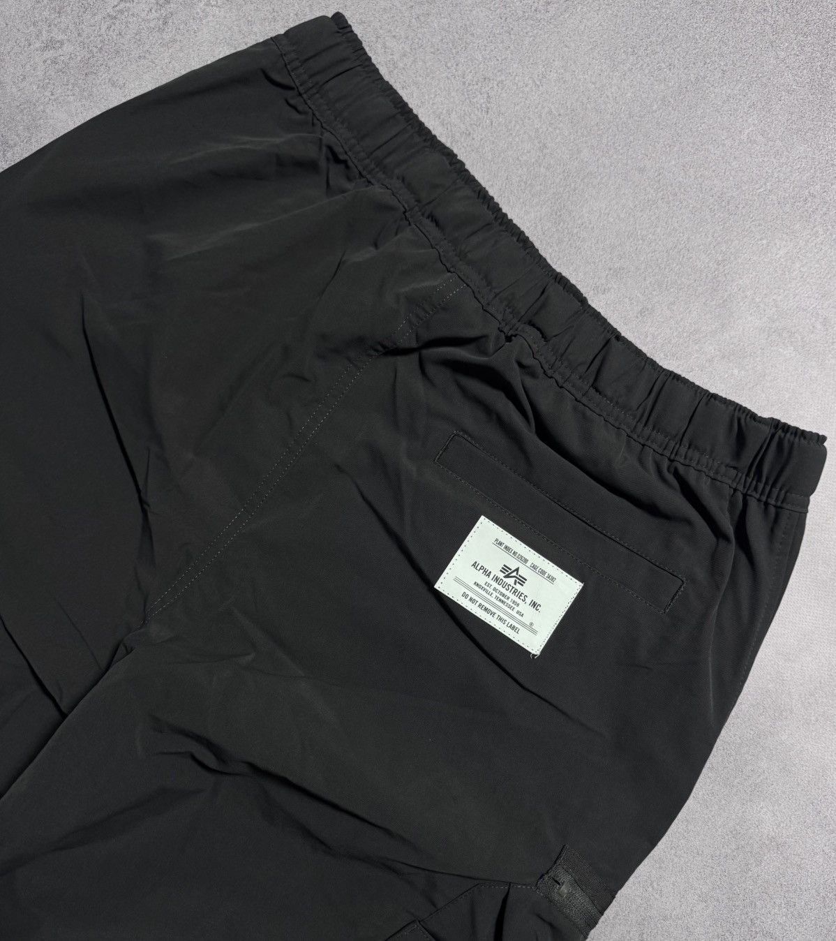 Alpha Industries Original men's Alpha Industries tactical cargo pants Size US 32 / EU 48 - 6 Thumbnail