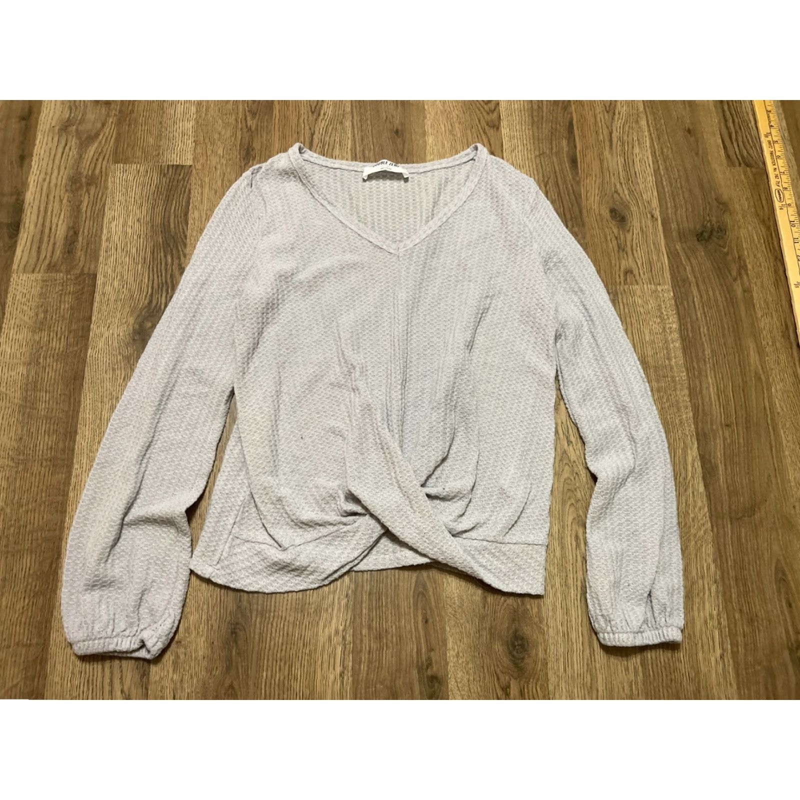 Doublet VINTAGE? No — Actually: Double Zero Sweater, Women's Size Small, White, V-neck, Long Sleeve, Pullover Size S / US 4 / IT 40 - 2 Thumbnail