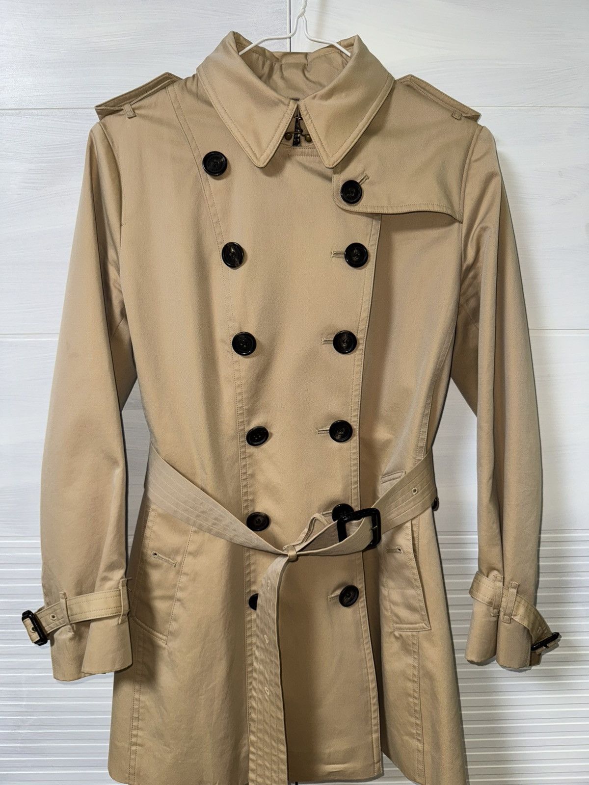 Burberry The Chelsea Heritage Trench Coat – Honey Beige