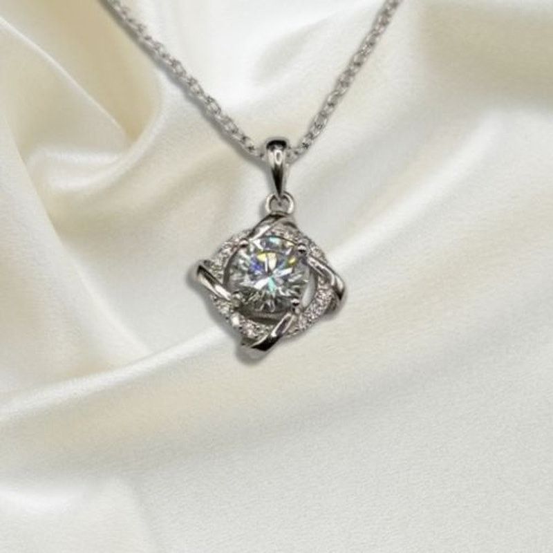 Other Moissanite Windmill Necklace 925 Silver NWT Size ONE SIZE - 1 Thumbnail
