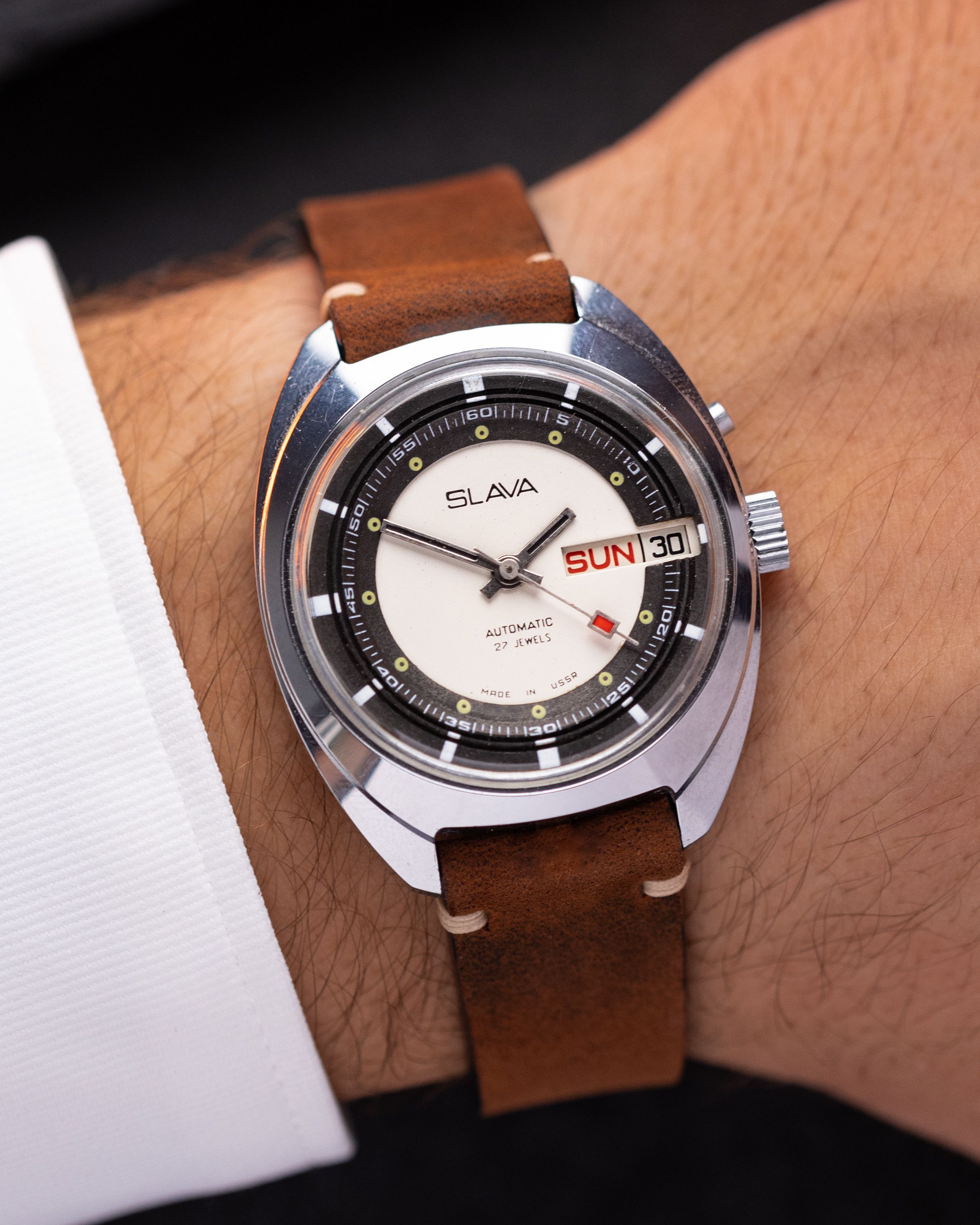 Slava Vintage Soviet Automatic Watch 27 Jewels Day/Date