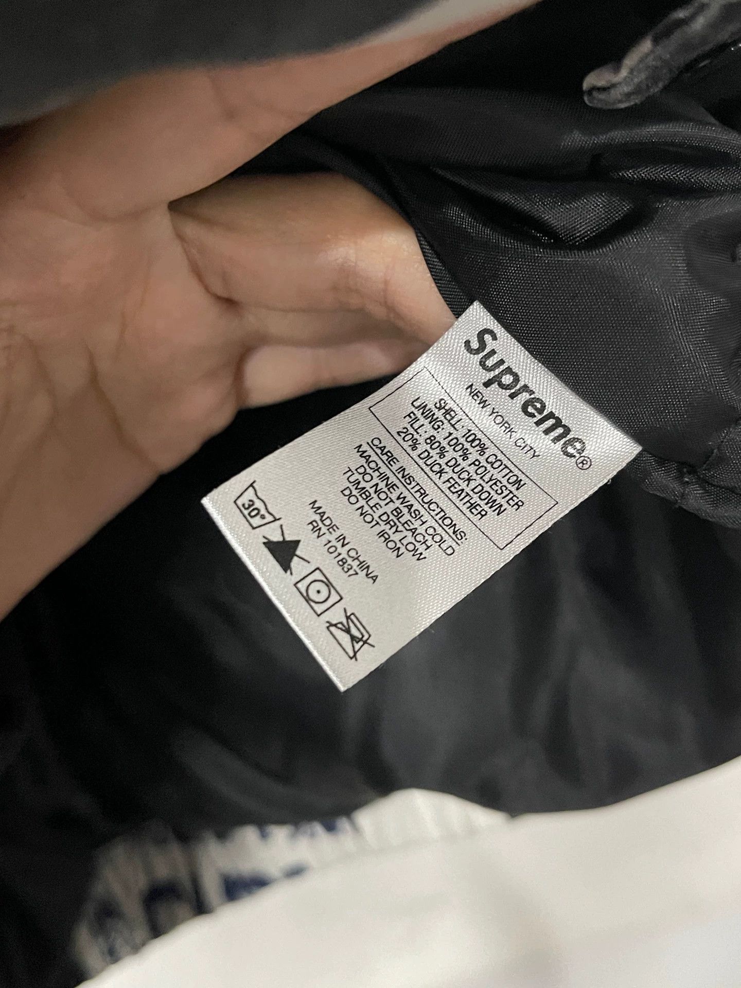 Supreme Supreme down jacket L Used Size US L / EU 52-54 / 3 - 8 Thumbnail