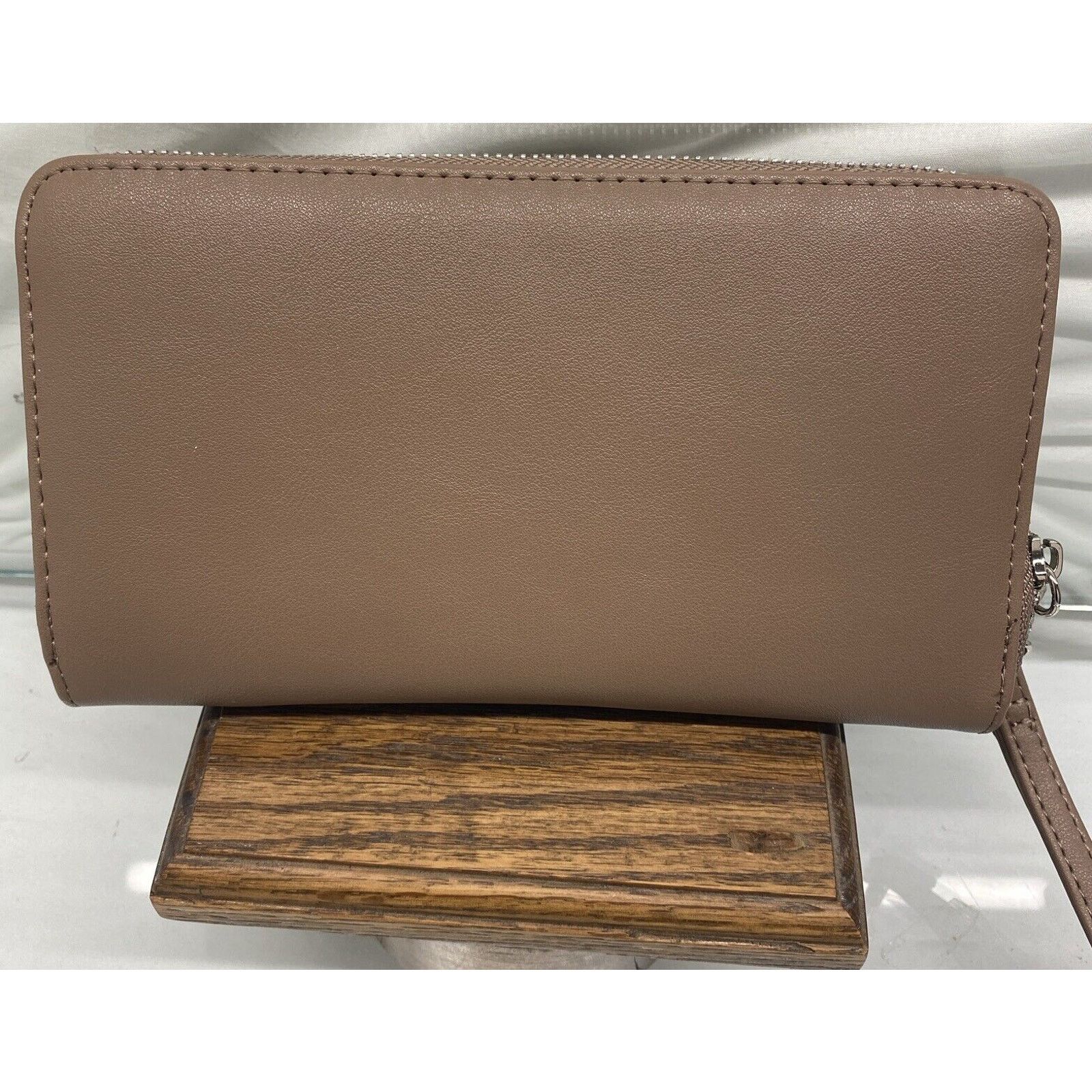 Steve Madden Steve Madden Zip Around Wristlet Wallet Nude NEW Size ONE SIZE - 2 Thumbnail