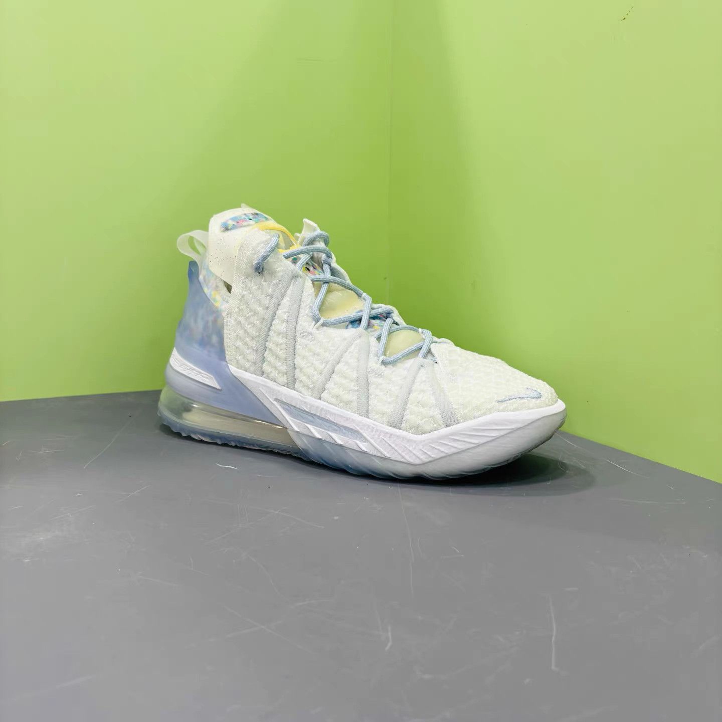 Nike Nike LeBron 18 Basketball Shoes K15 Size US 9 / EU 42 - 3 Thumbnail