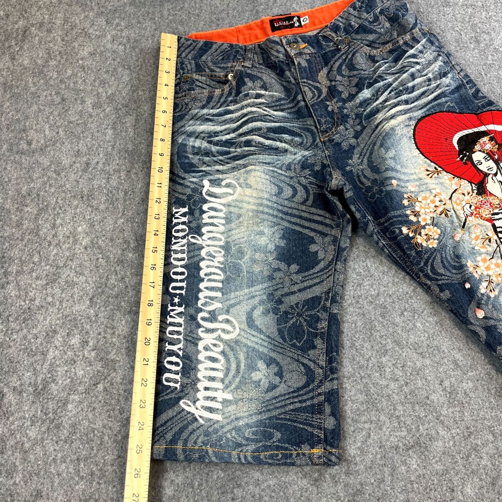 Vintage Devine Retribution Capri Jeans W30 UK 10 Blue Batou Musume Japanese Applique Jeans Capri Vintage Womens W30 10 Blue Size 30" / US 8 / IT 44 - 3 Thumbnail