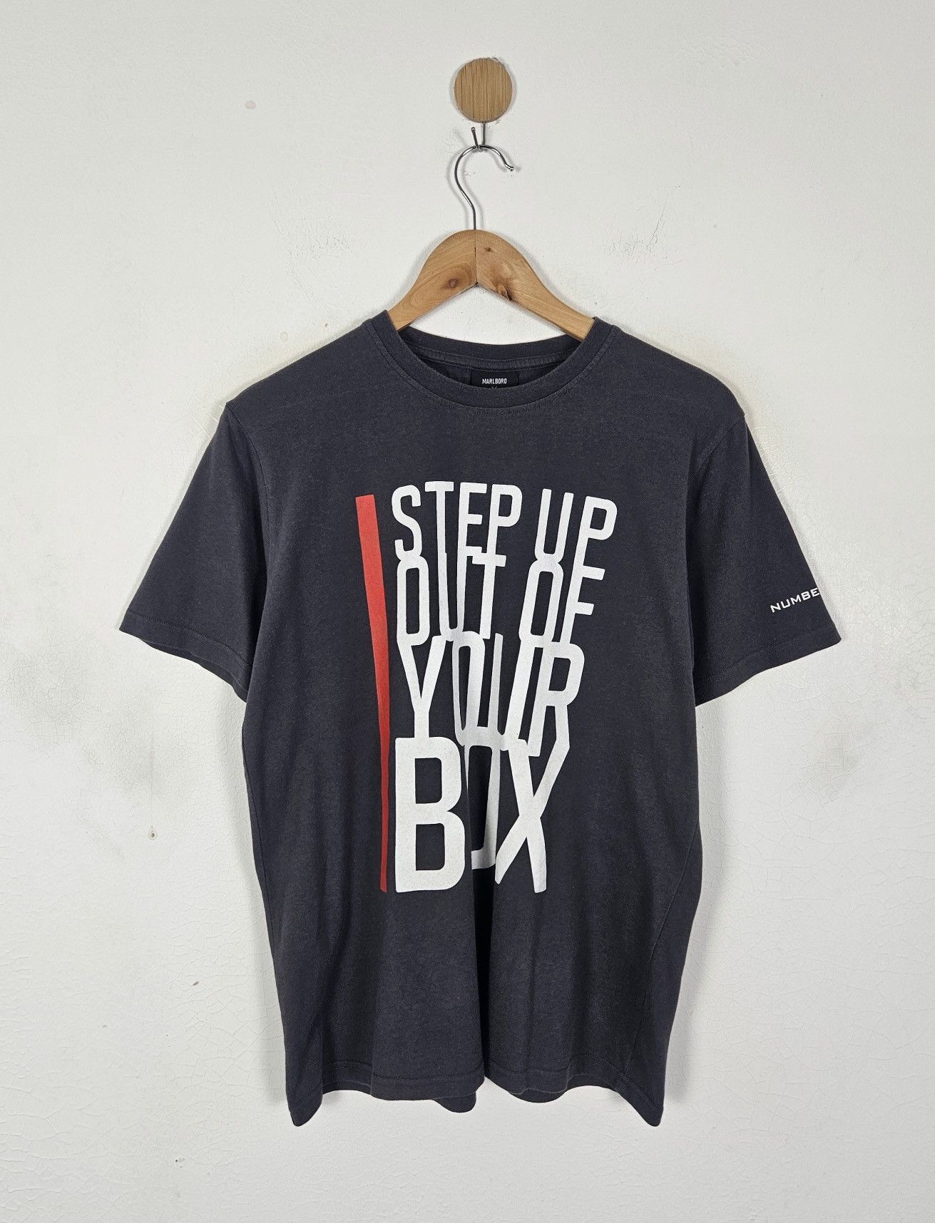 Number (N)ine Marlboro x Number Nine Step Up Out Of Your Box Size US L / EU 52-54 / 3 - 1 Thumbnail