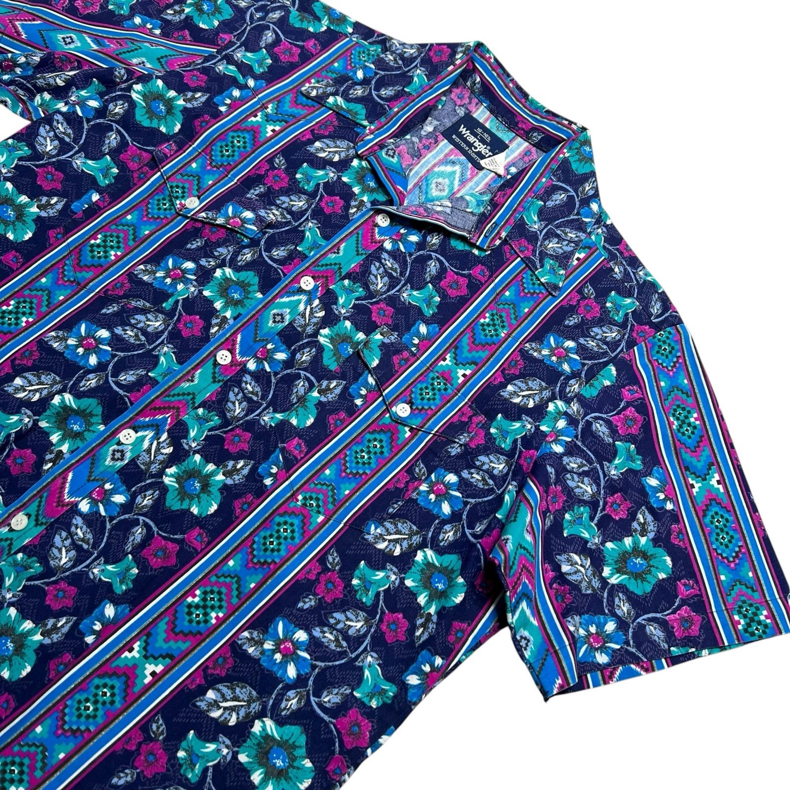 Wrangler Vintage Wrangler Western Shirt Floral Aztec Stripe size L Size US L / EU 52-54 / 3 - 4 Thumbnail
