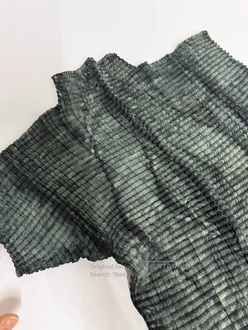 Issey Miyake Issey Miyake Main Line Ruched Turtleneck Short-Sleeve Top Size M / US 6-8 / IT 42-44 - 2 Thumbnail