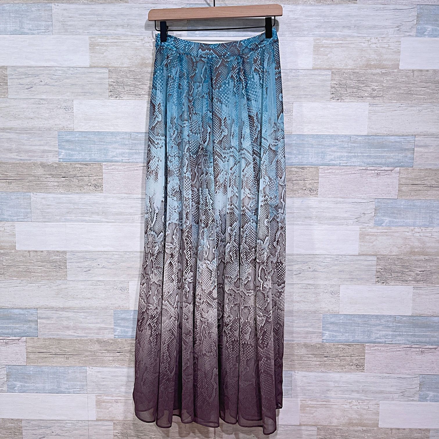 White House Black Market White House Black Market Chiffon Snakeskin Maxi Skirt 00 Size 24" / US 00 / IT 34 - 5 Thumbnail