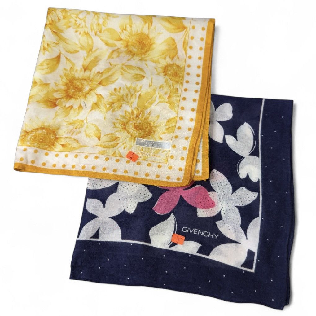 Vintage 🔥Handkerchief | Neckerchief | Bandana | Pocket-square | Size ONE SIZE - 1 Thumbnail
