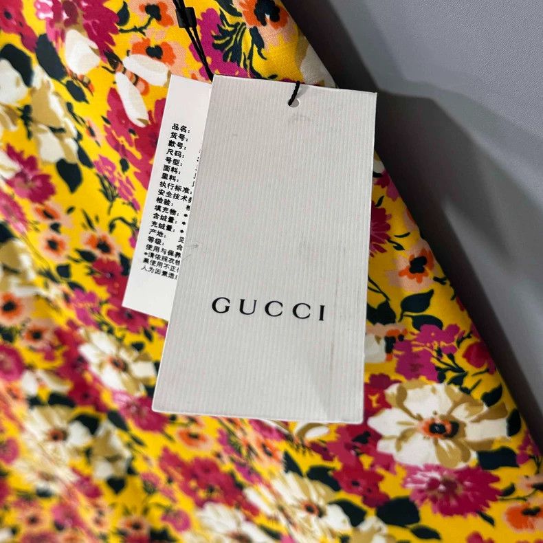 Gucci Gucci Short skirt with broken flowers Size 25" / US 0 / IT 36 - 6 Thumbnail