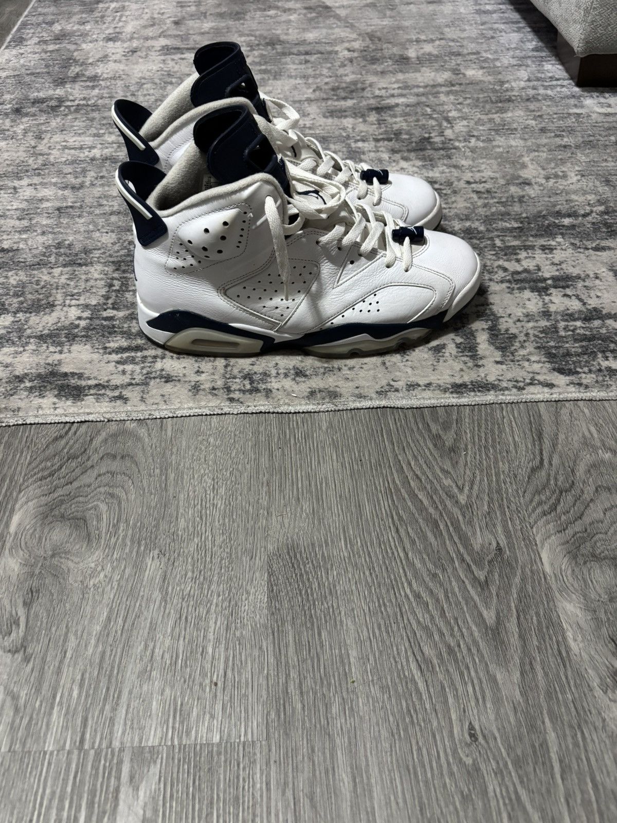 Jordan Brand Midnight Blue Jordan 6s Size 10, Used Size US 10 / EU 43 - 1 Thumbnail