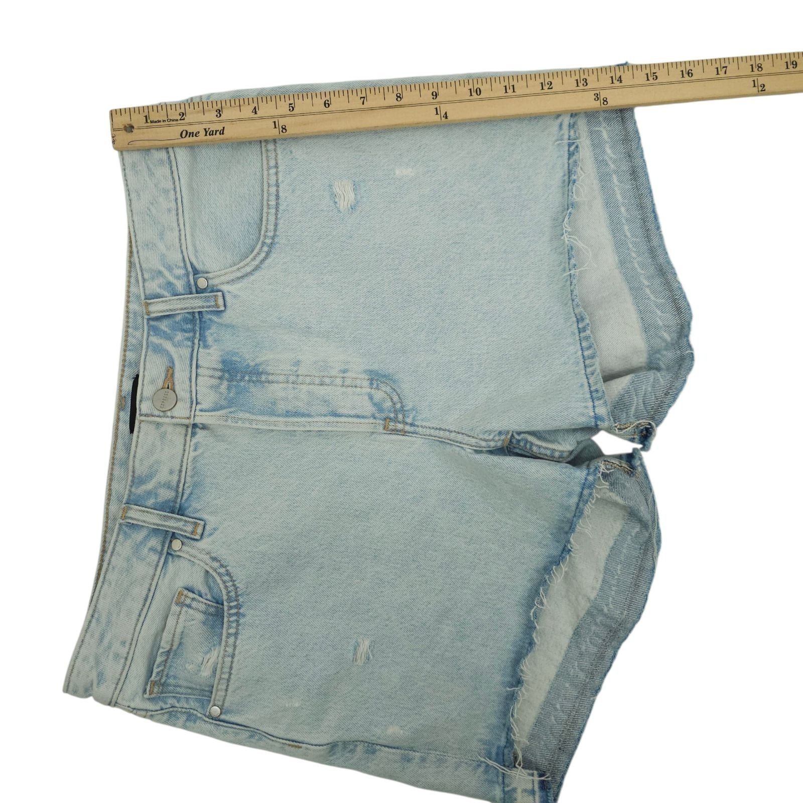 Express Express Denim Shorts Womens 10 Light Wash Boho Mid Rise Raw Size 32" / US 10 / IT 46 - 7 Thumbnail