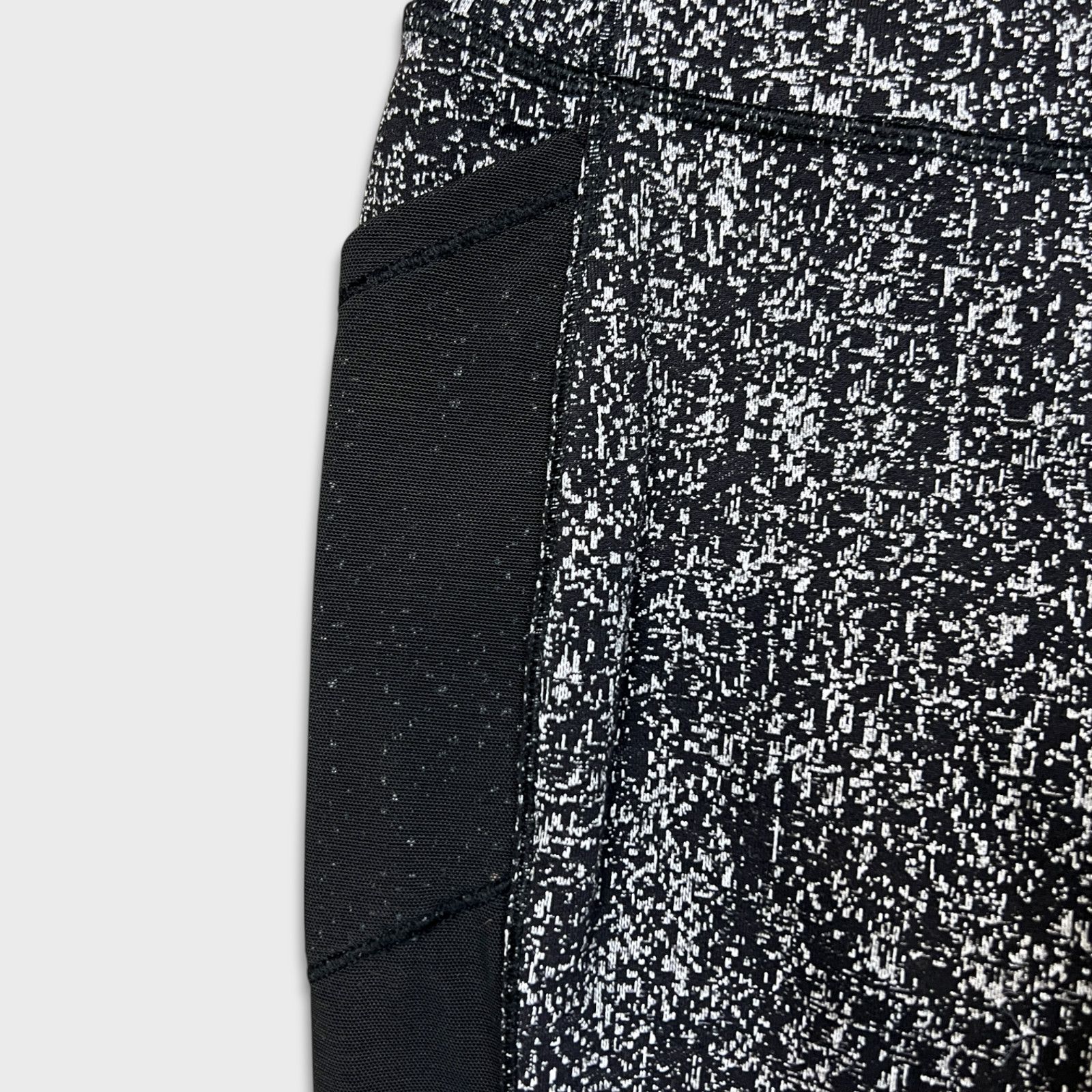 Lululemon Lululemon Fit Physique Tight Luon Suited Jacquard Yoga Size 27" / US 4 / IT 40 - 3 Thumbnail