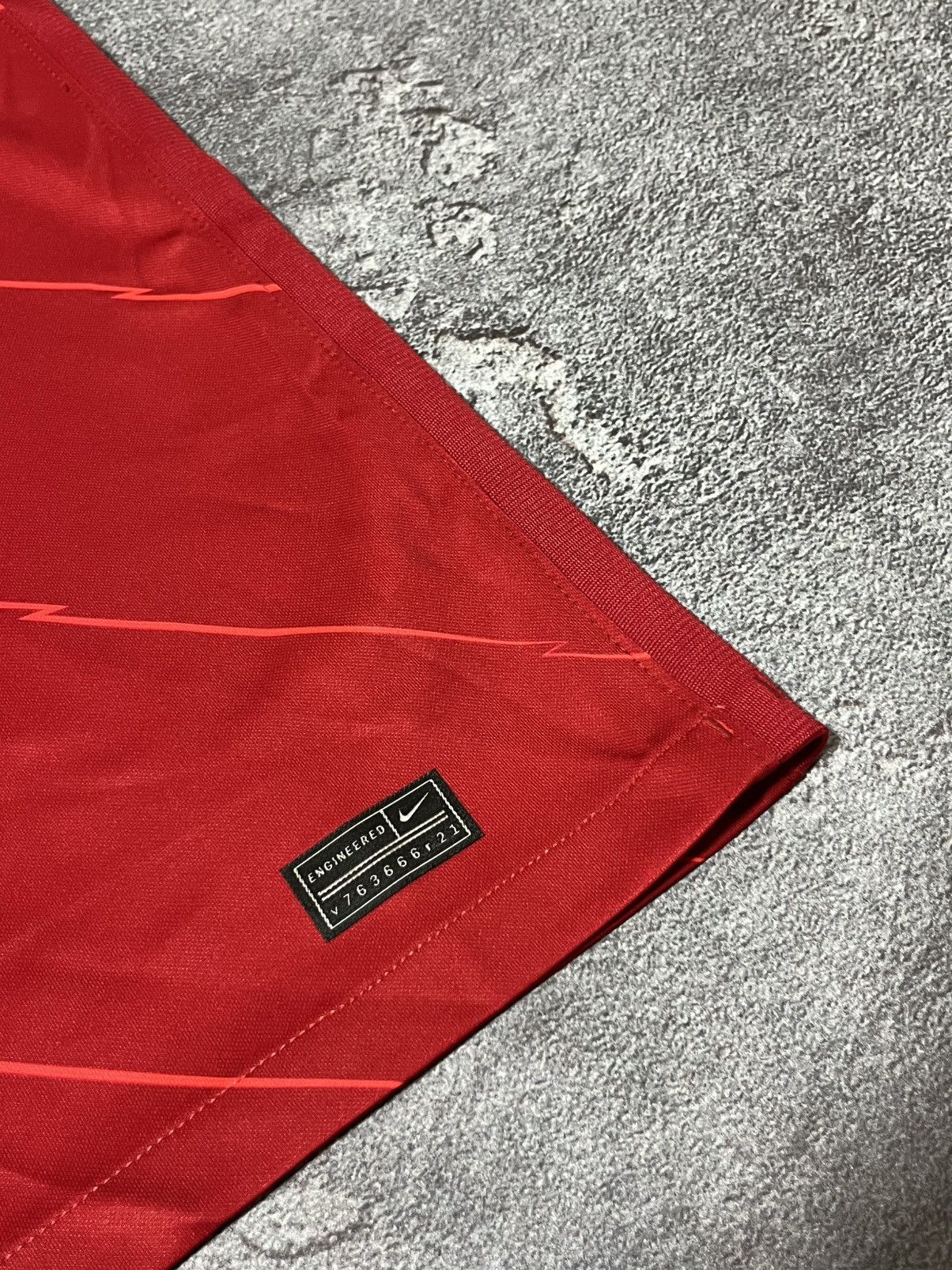 Nike Nike Liverpool 2021-2022 Home Soccer Jersey Shirt Size US M / EU 48-50 / 2 - 5 Thumbnail