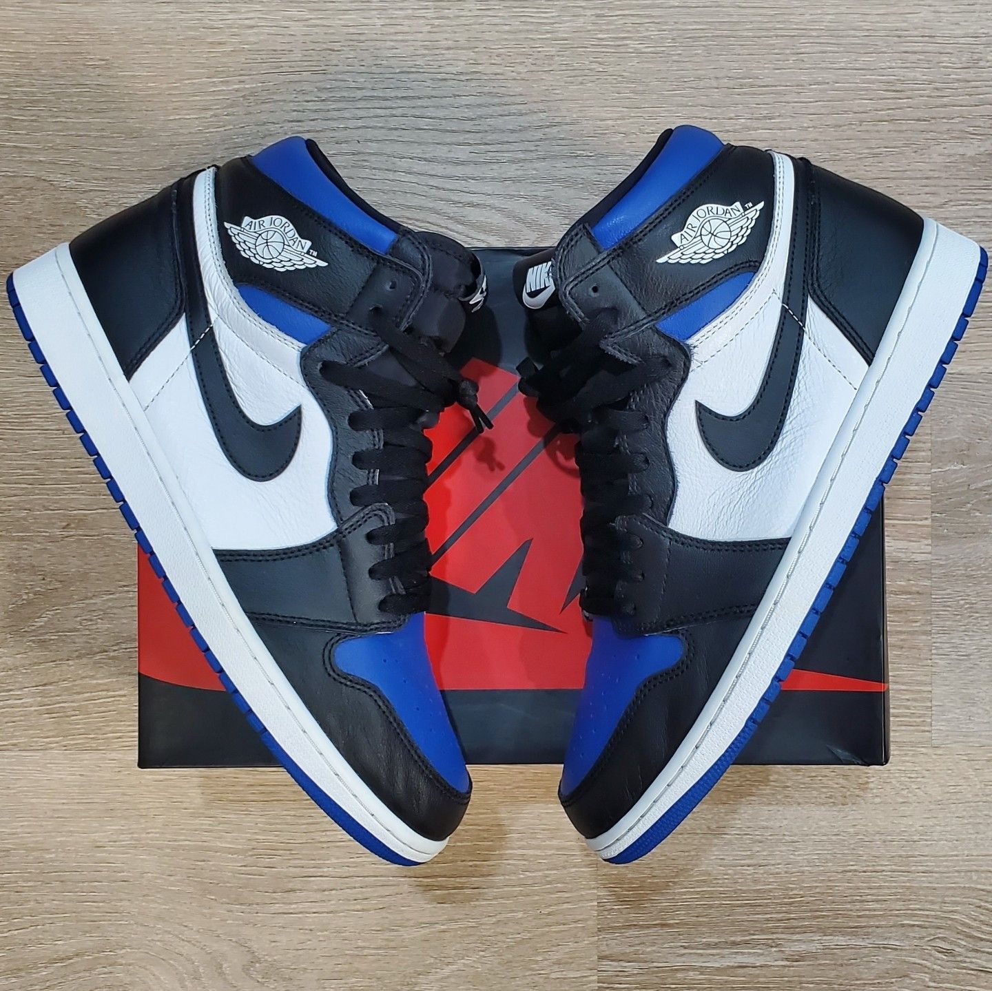 Jordan Brand Size 13 - Jordan 1 Retro OG High Royal Toe CLEAN PAIR Size US 13 / EU 46 - 4 Thumbnail