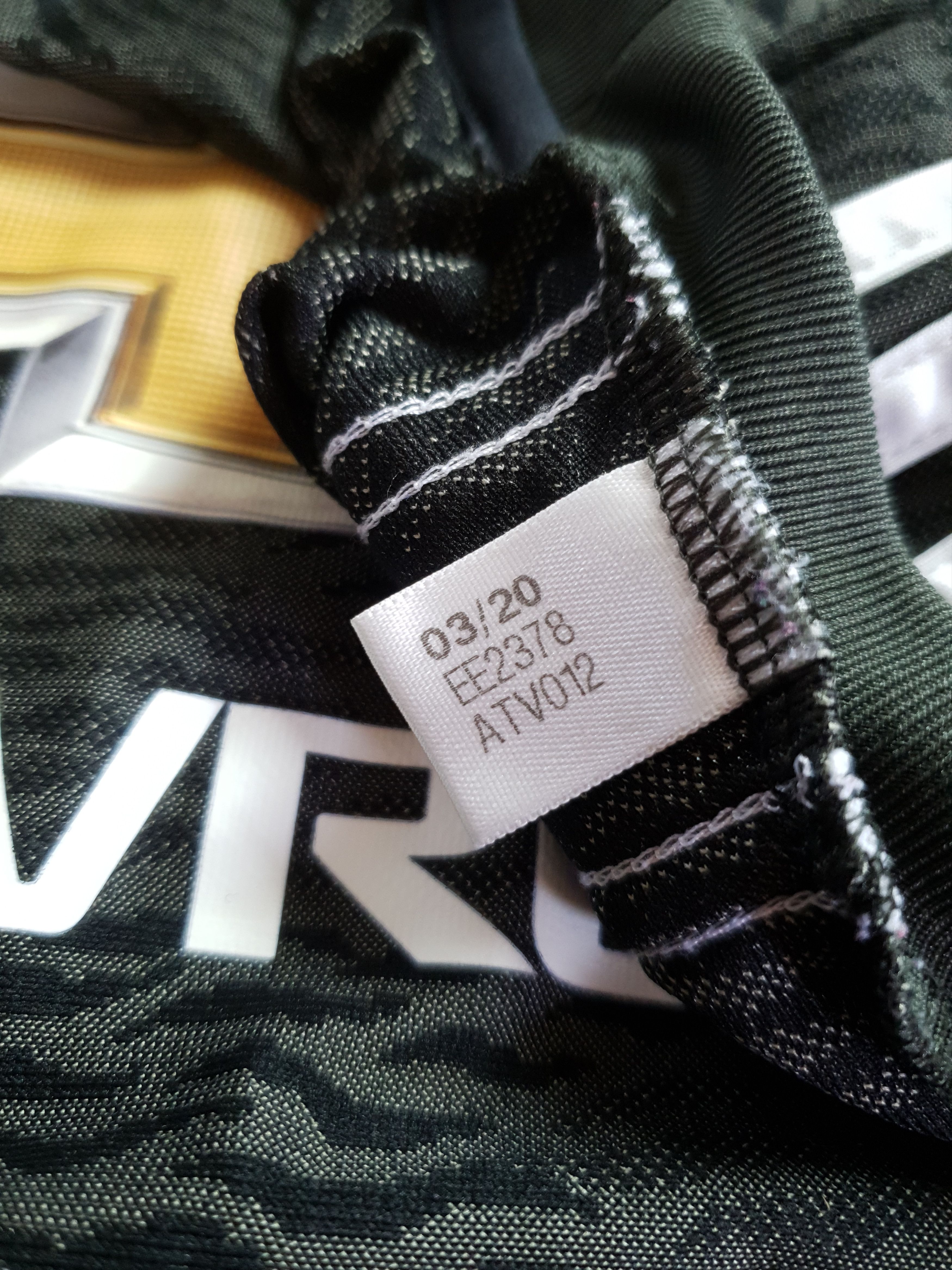Adidas FC Manchester United size L Adidas football jersey 20/21 Size US L / EU 52-54 / 3 - 9 Thumbnail