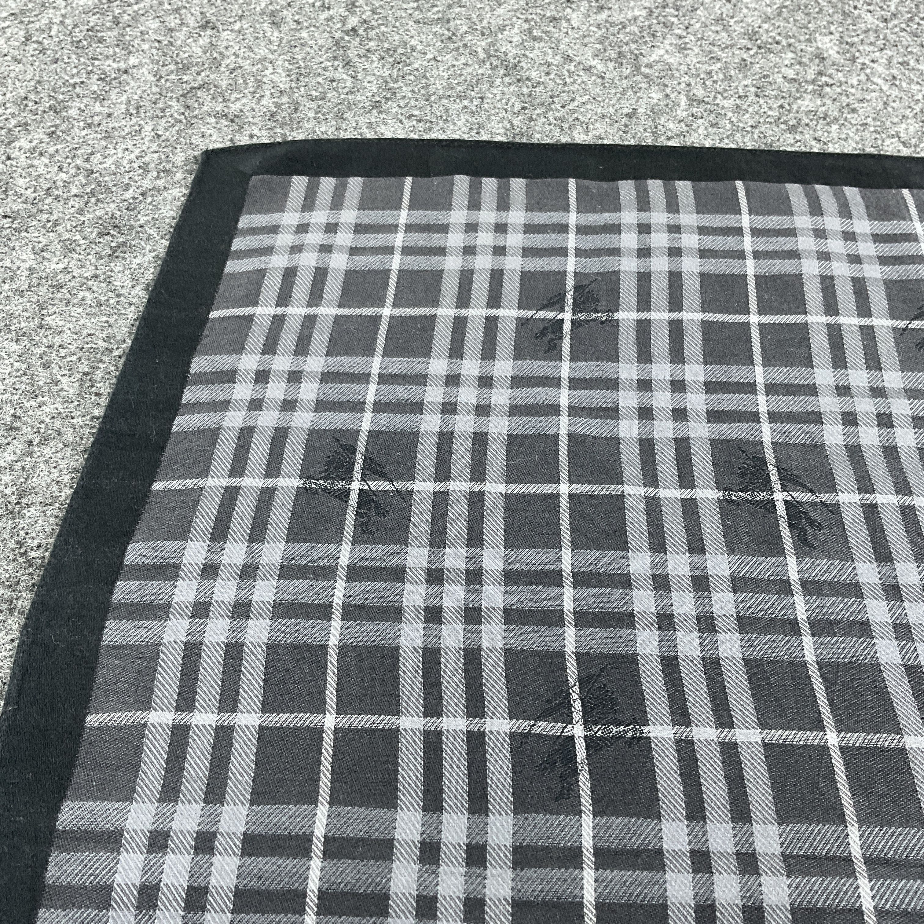 Burberry × Vintage Burberry Handkerchief / Bandana / Neckerchief B063 Size ONE SIZE - 8 Thumbnail