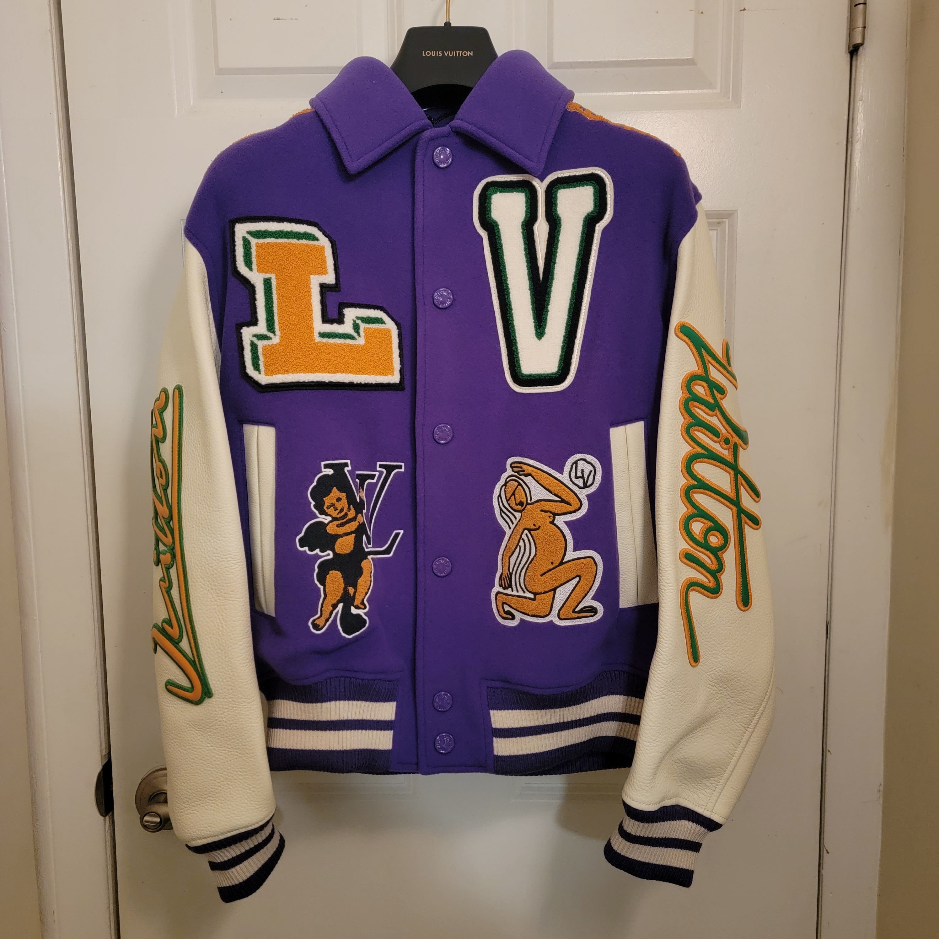 Louis Vuitton SZ44 Louis Vuitton AW22 runway purple frog varsity 