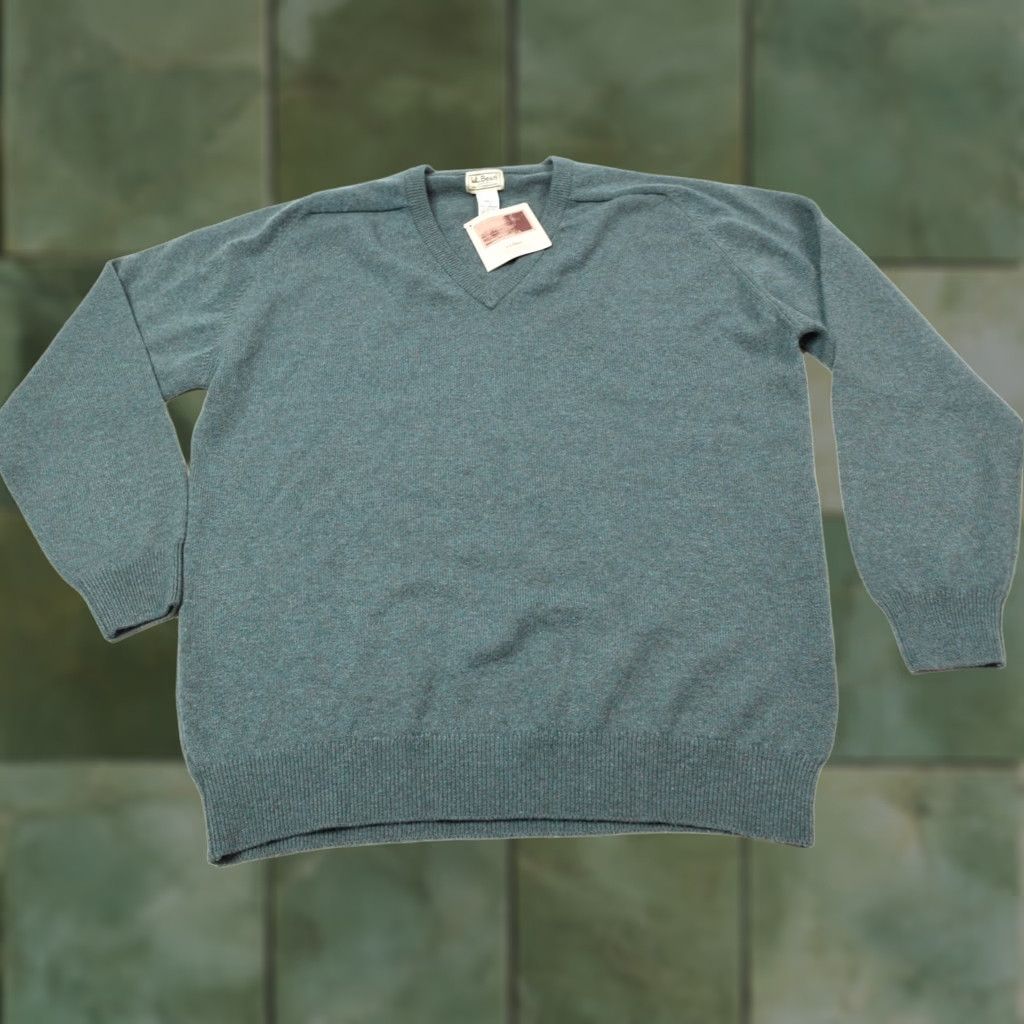 Vintage LL Bean Sweater Men Large Blue Long Sleeve V-Neck Pullover 100% Lambswool Size US L / EU 52-54 / 3 - 1 Thumbnail