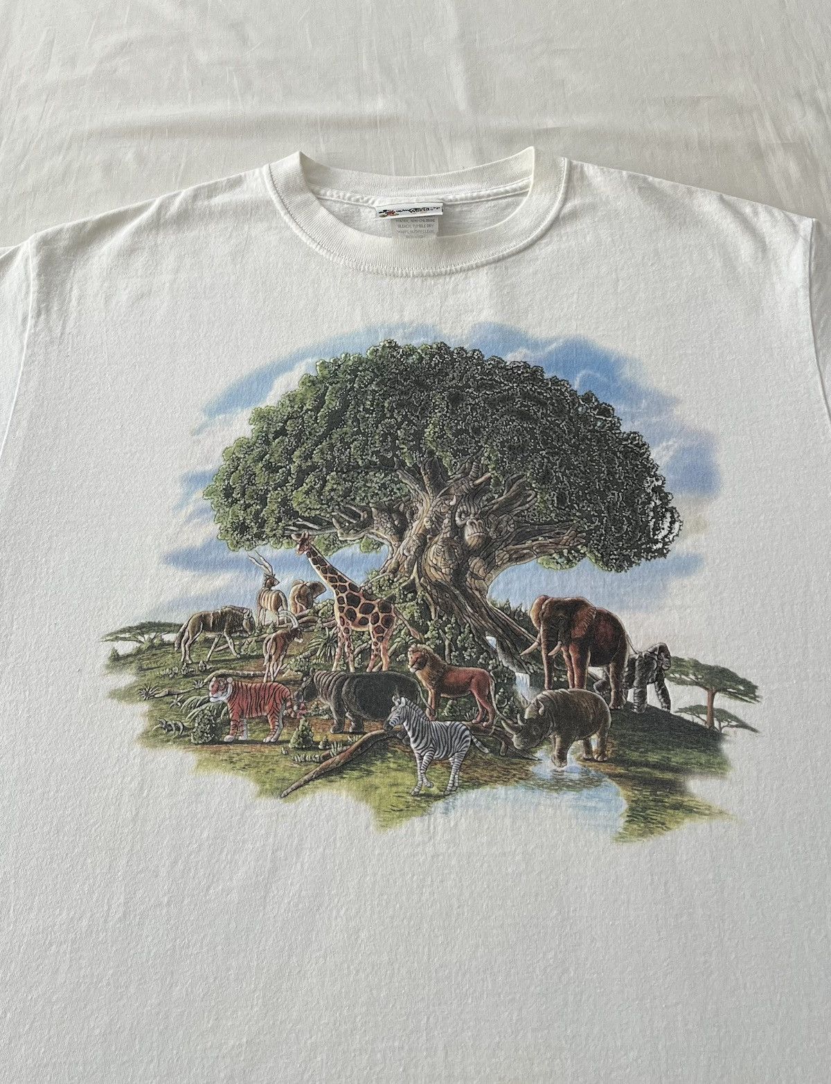 Disney Vintage 90s Disney Animal Kingdom White T-shirt Size US L / EU 52-54 / 3 - 3 Thumbnail