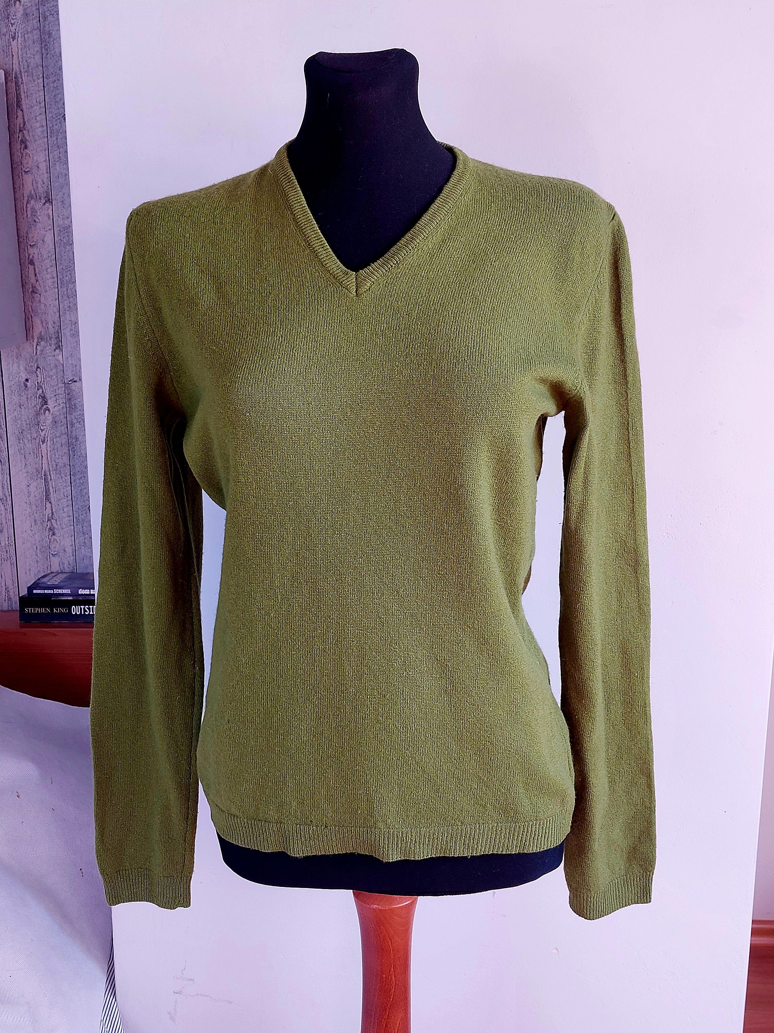 United Colors Of Benetton UNITED COLORS OF BENETTON wool V-neck Sweater Embroidered Size M / US 6-8 / IT 42-44 - 4 Thumbnail