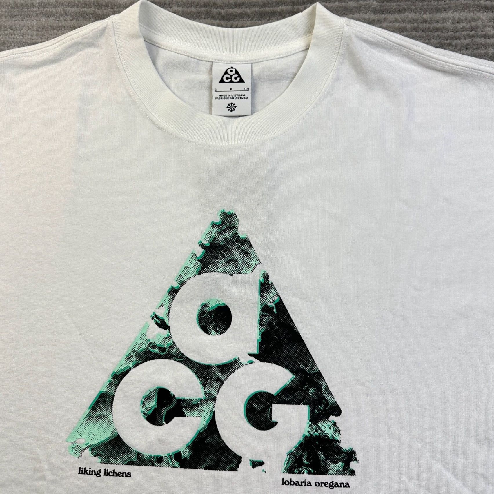 Nike Nike ACG Shirt Mens Small White Green Casual Graphic Hiking Size US S / EU 44-46 / 1 - 3 Thumbnail