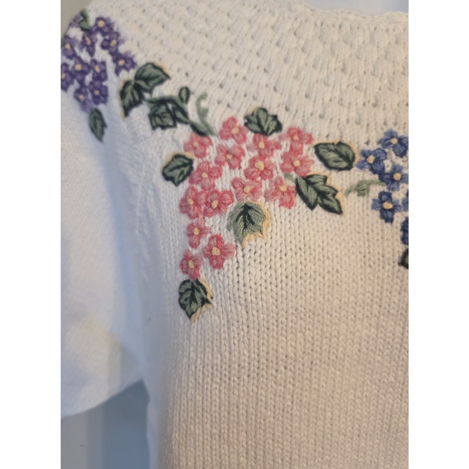 Vintage Vintage Herman Geist White Floral Hand Embroidered Pullover Sweater Sz M - 1990s Linen Cottagecore, White Pullover Mens/Mens? Size M / US 6-8 / IT 42-44 - 2 Thumbnail