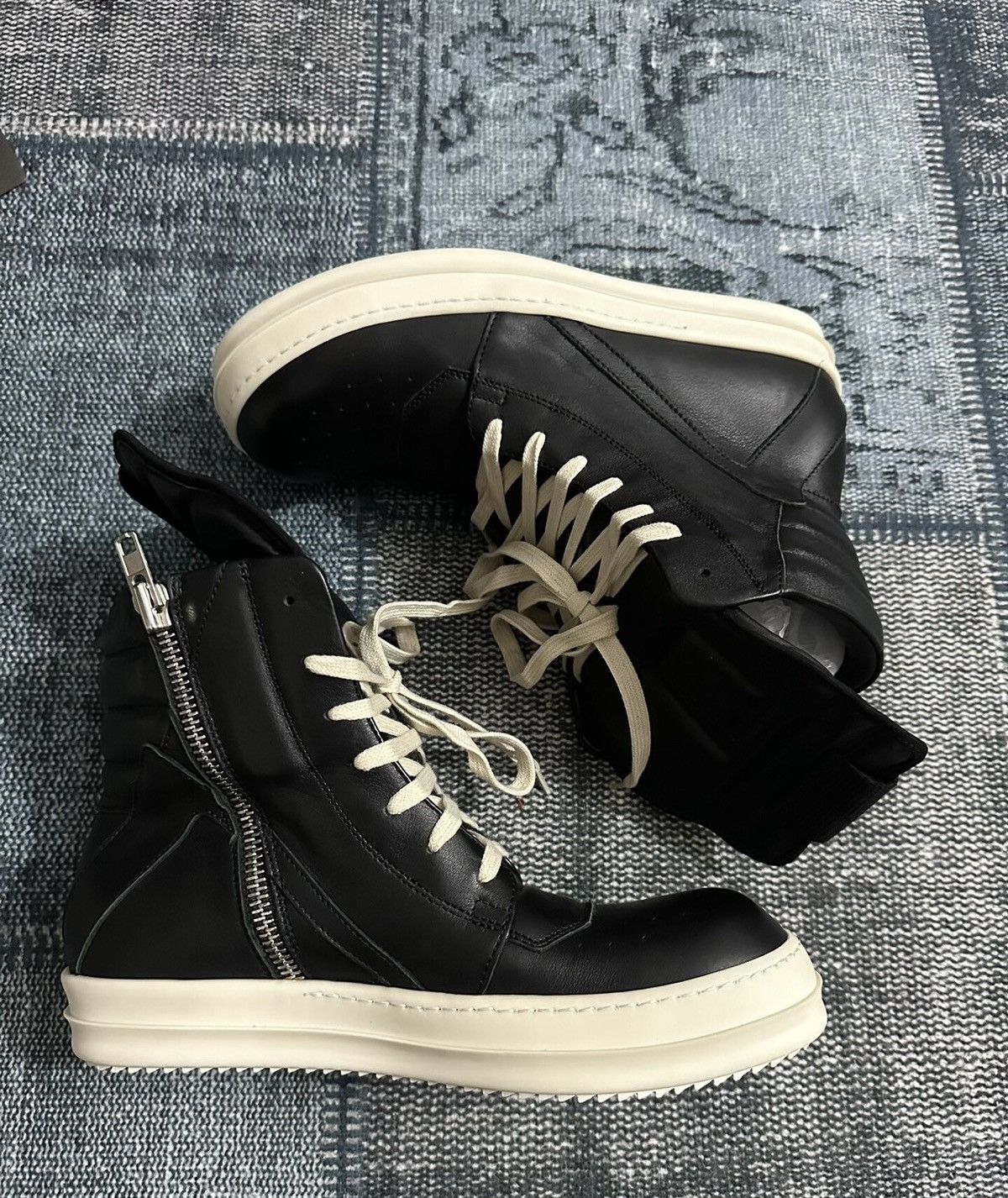 Rick Owens Brand new Rick Owens mainline inverted triangle Size US 7 / EU 40 - 2 Thumbnail
