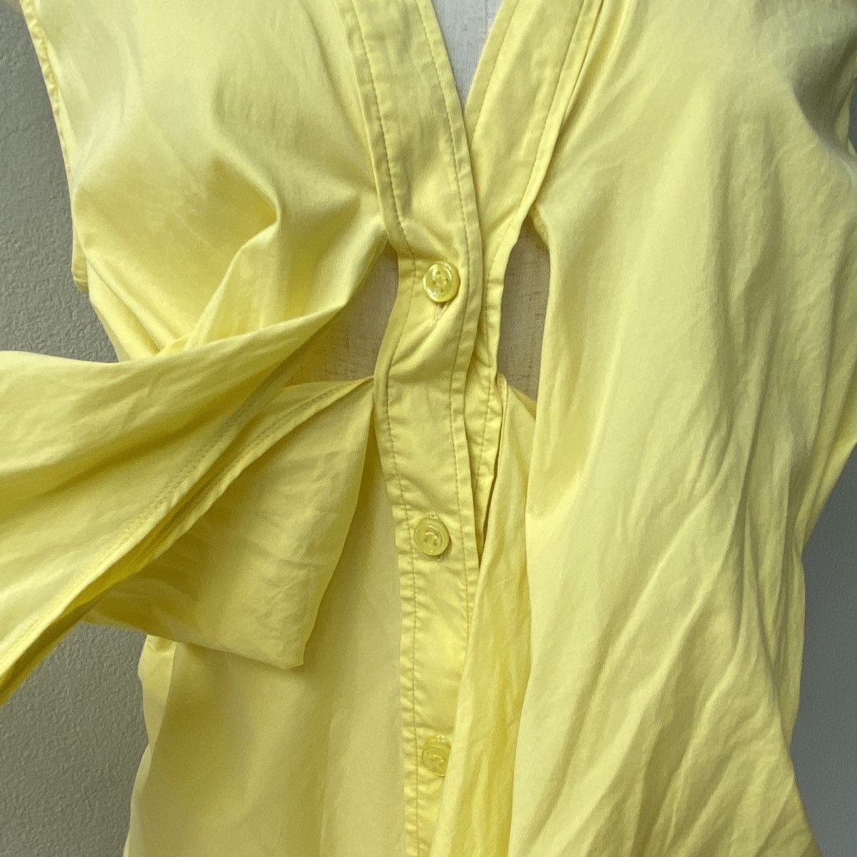 Yves Saint Laurent Yves Saint Laurent Yellow Sleeveless Tie-Front Blouse Size S / US 4 / IT 40 - 25 Thumbnail