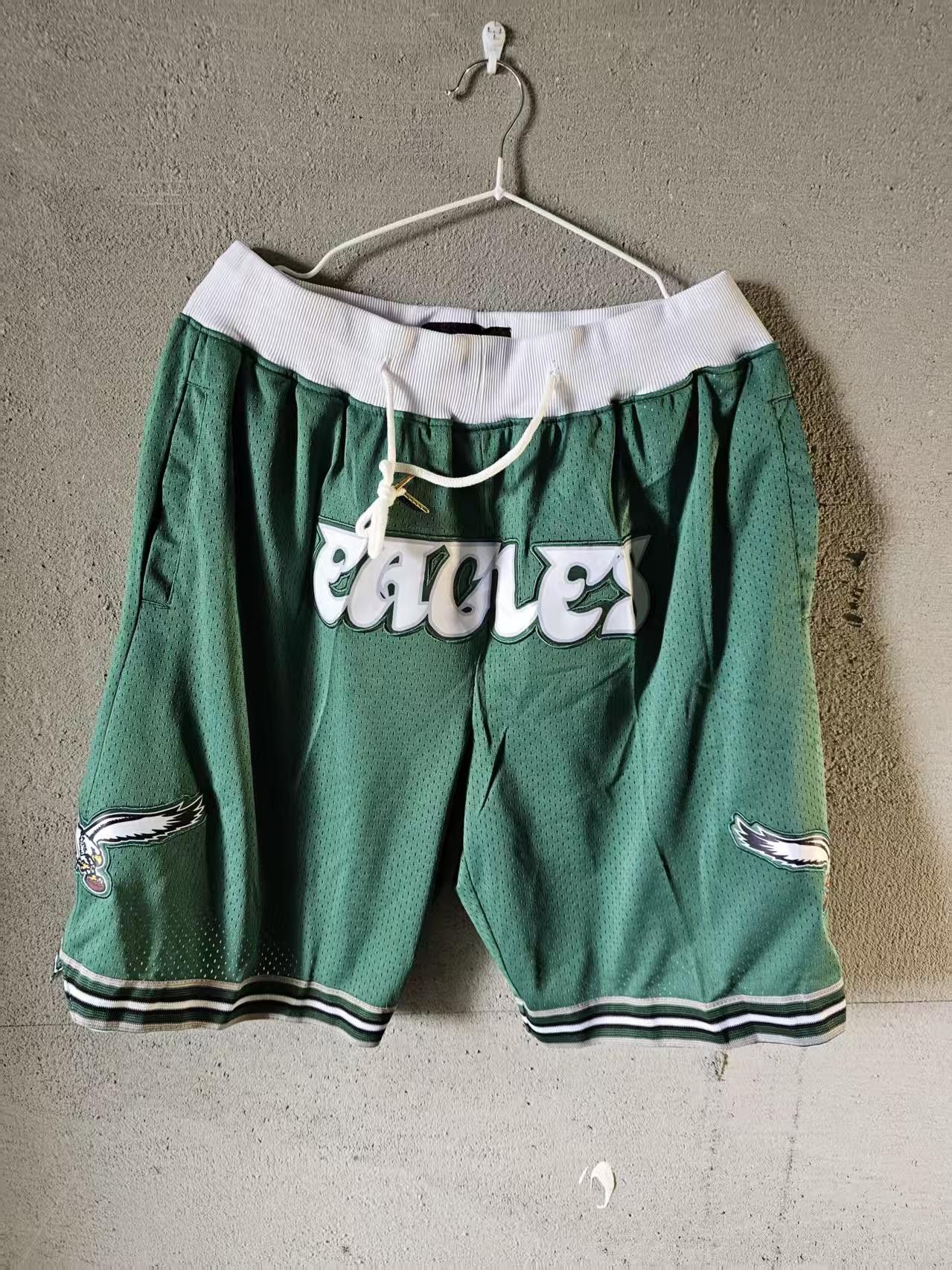 NFL Vintage Philadelphia Eagles Short L Size Size US 36 / EU 52 - 1 Thumbnail