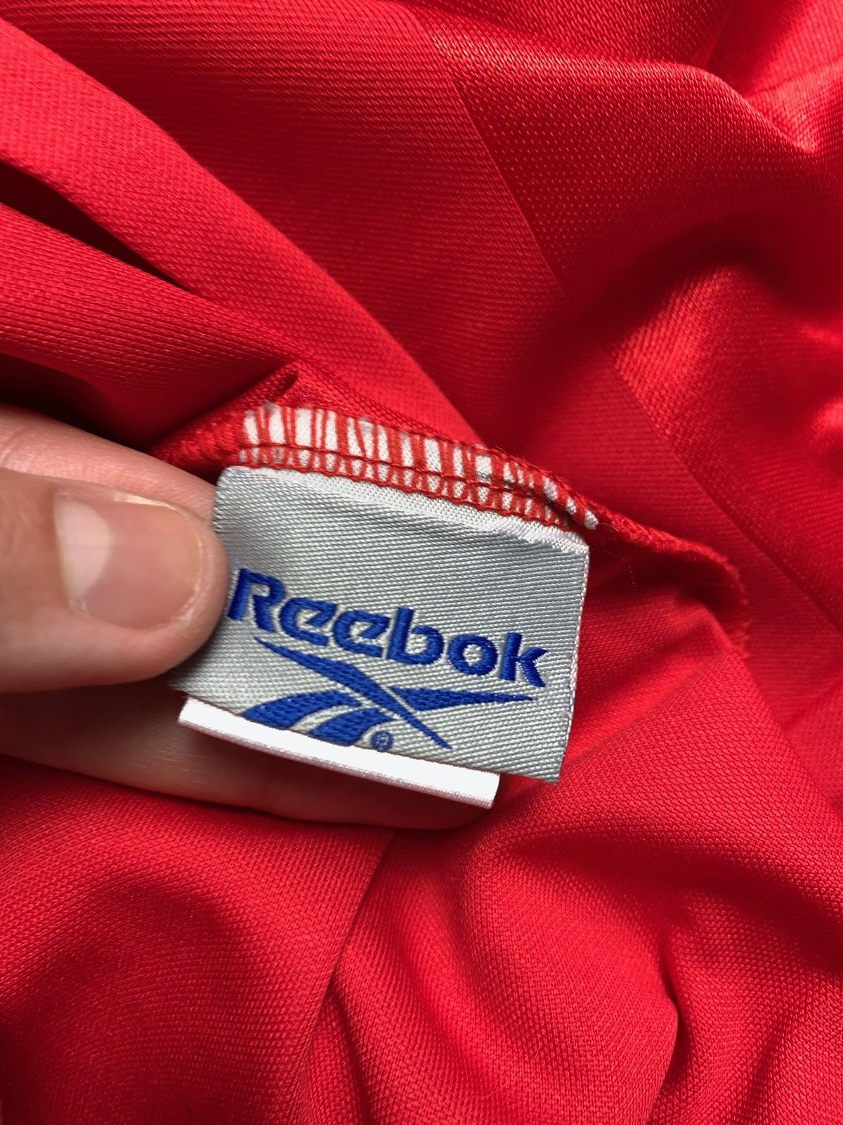 Vintage Vintage Liverpool soccer jersey size L 9 Fowler Reebok UEFA Size US L / EU 52-54 / 3 - 7 Thumbnail