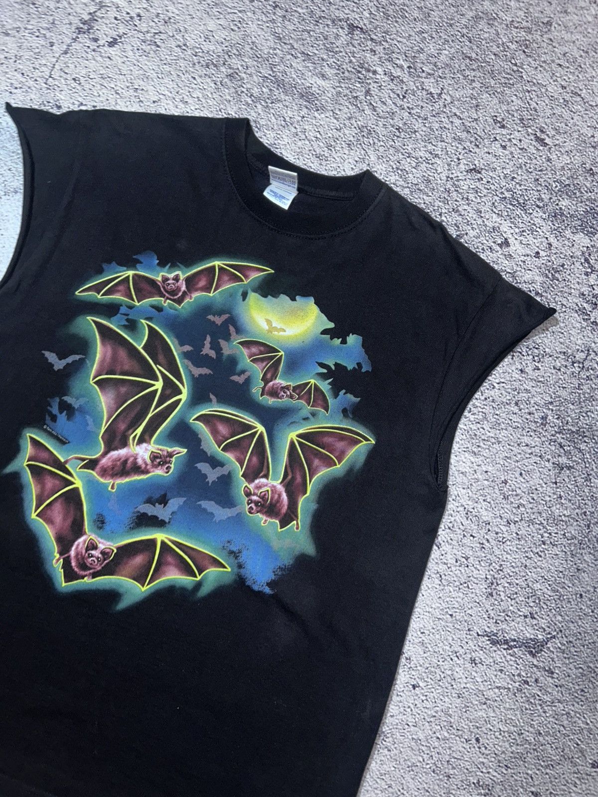 Russell Athletic Russell “Bats Under the Moon” Vintage Graphic Cut-Off Tee Size US M / EU 48-50 / 2 - 3 Thumbnail