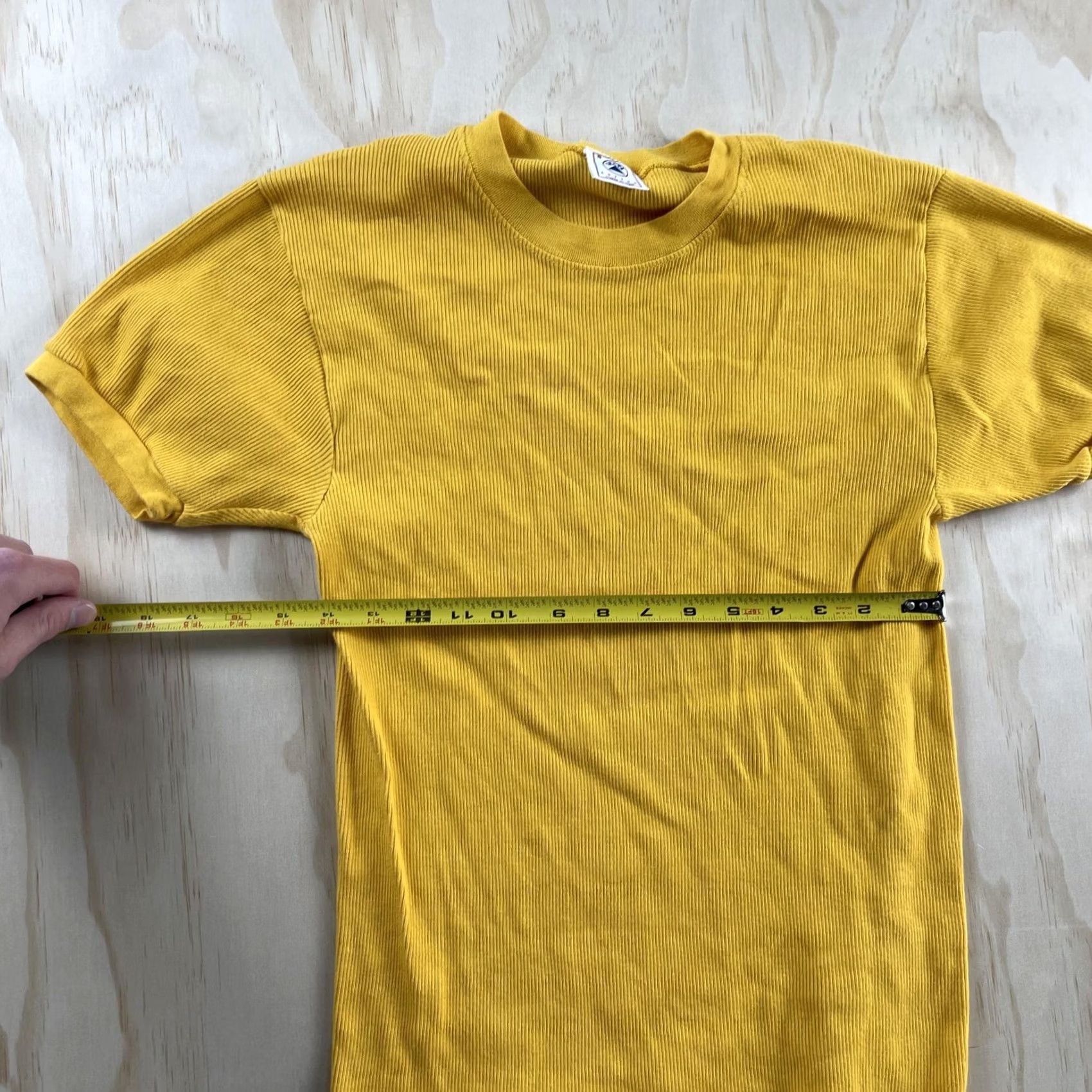 Delta VINTAGE Delta Shirt Womens Small Yellow Solid Cotton Made USA Tee T-Shirt Size S / US 4 / IT 40 - 4 Thumbnail