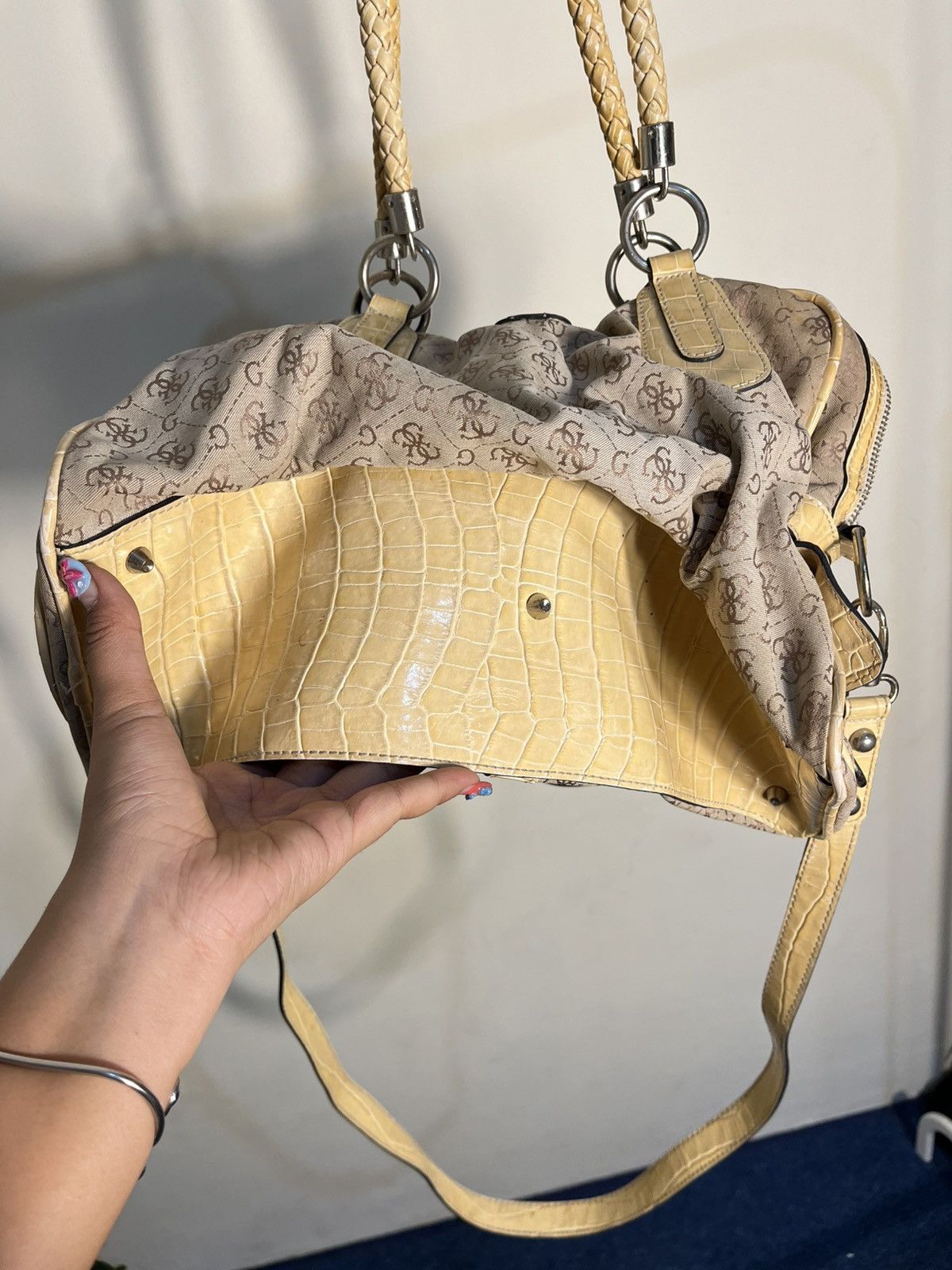 Guess Vtg Guess monogram bag belt Size ONE SIZE - 13 Thumbnail