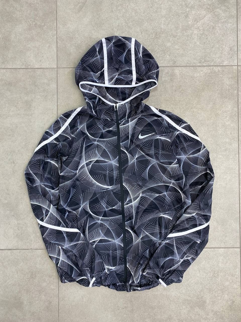 Nike Nike Womens Shield Impossibly Light Jacket Size M / US 6-8 / IT 42-44 - 3 Thumbnail