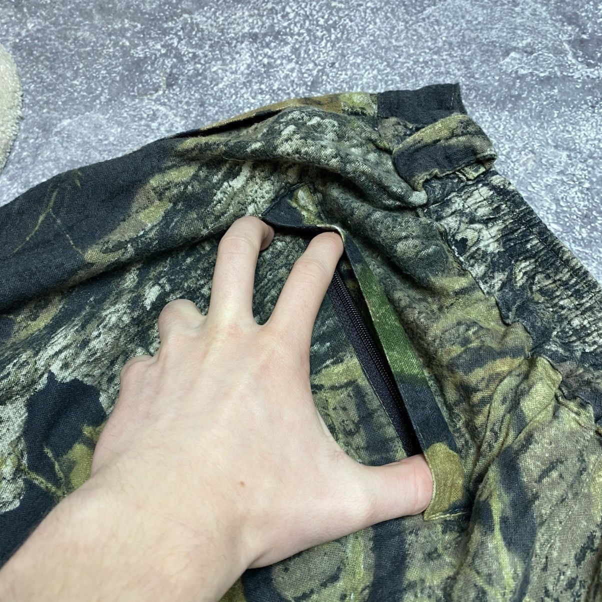Realtree Vintage Realtree Camouflage Cargo y2k hype pants Size US 36 / EU 52 - 14 Thumbnail