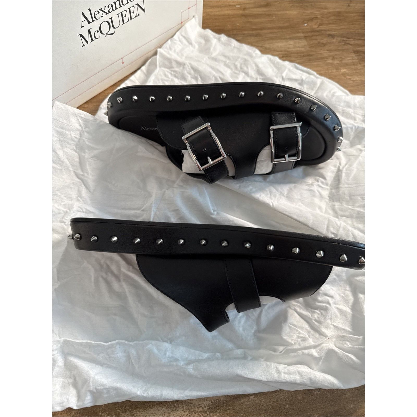 Alexander McQueen ALEXANDER MCQUEEN Leather Stud Buckle Sandal Black EU39 Size US 9 / IT 39 - 4 Thumbnail