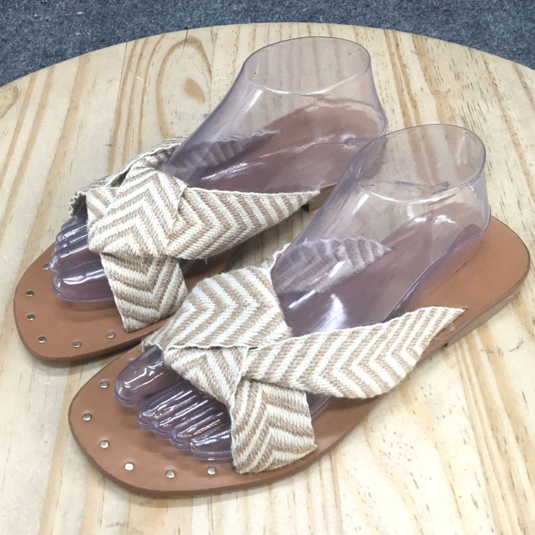 Vintage Universal Thread Sandals Women 8.5 Chevron Print Knotted Slide Beige Flat Size US 9 / IT 39 - 6 Thumbnail