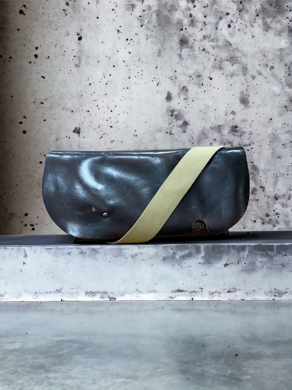 Japanese Brand × Leather UNI&CO JAPAN FULLY LEATHER CROSSBACK BAG Size ONE SIZE - 1 Thumbnail
