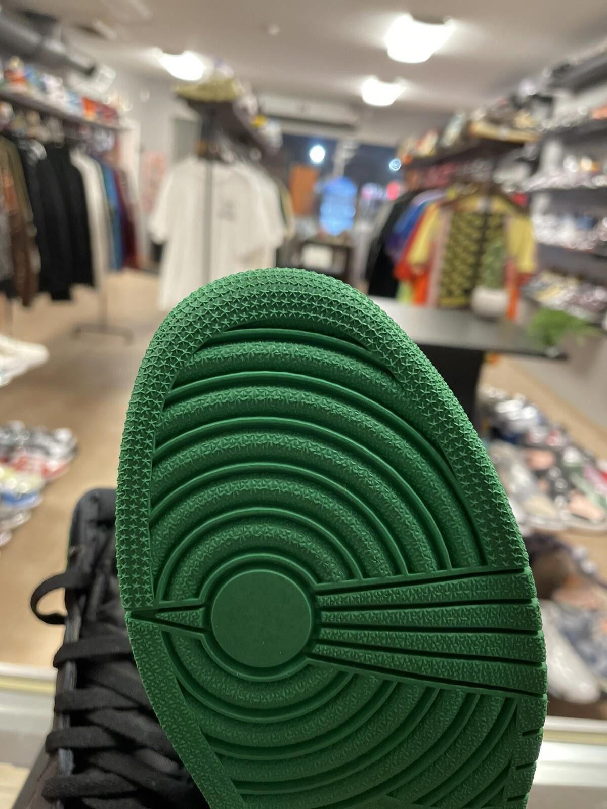 Jordan Brand Size 10.5 - Jordan 1 Retro High OG Pine Green 2.0 555088-030 Size US 10.5 / EU 43-44 - 8 Thumbnail