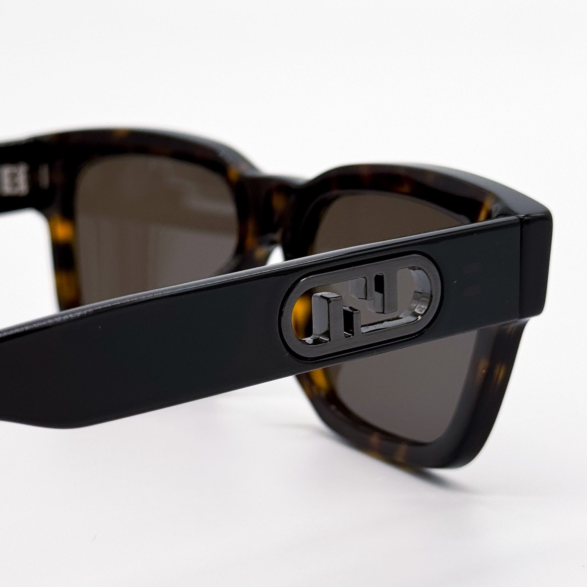 Fendi NEW FENDI SUNGLASSES FE40107I 52E HAVANA UNISEX EYEWEAR Size ONE SIZE - 6 Thumbnail