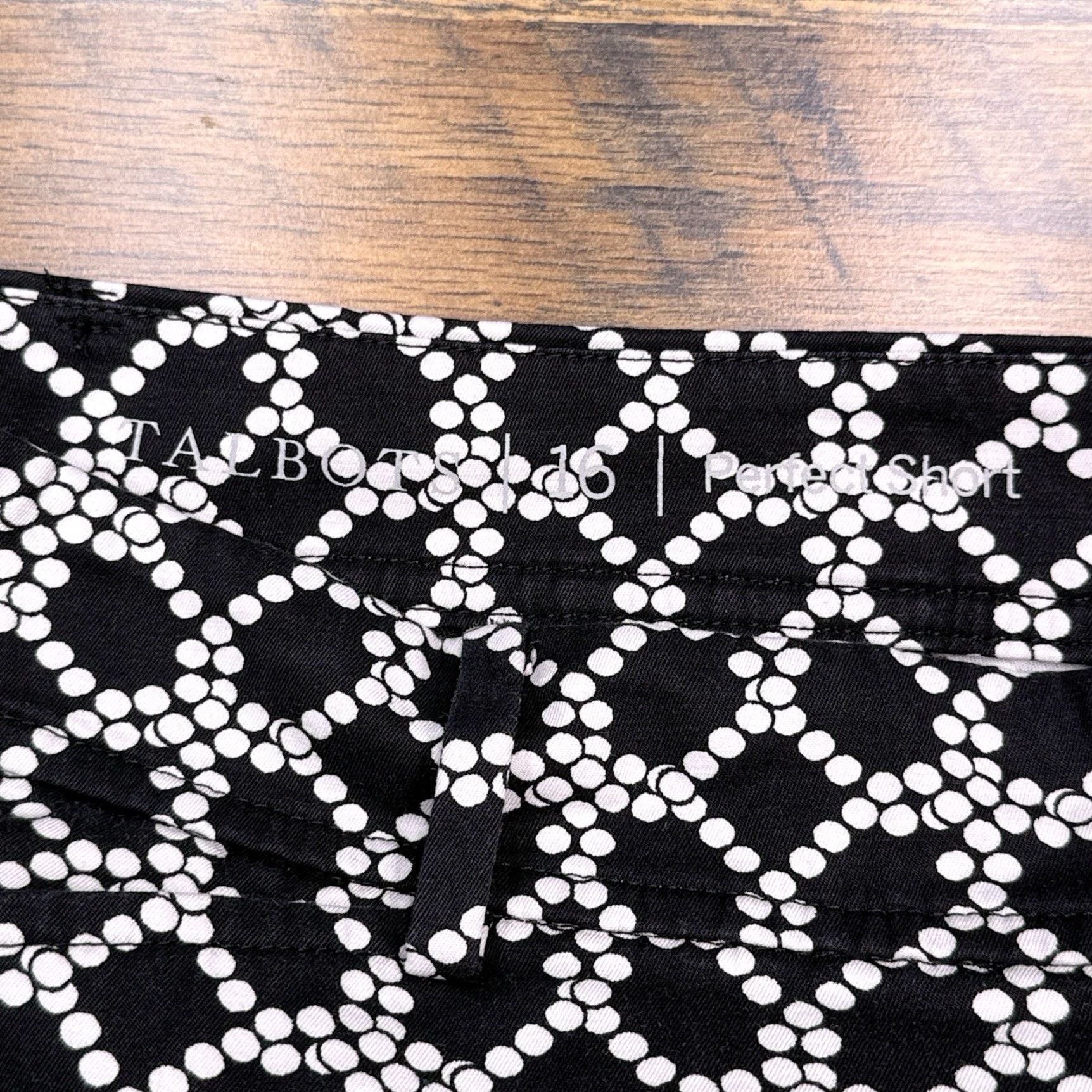 Talbots Talbots Shorts Womens 16 Black High Rise Stretch Chino Casual 6.5in Inseam Front Flat Front Geometric Pattern Cotton Spandex Regular Size 38" / US 16 / IT 52 - 3 Thumbnail