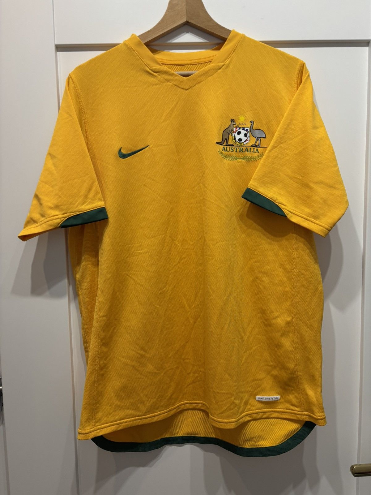 Nike Nike Australia 06 Home Kit soccerjersey footballjersey M Size US M / EU 48-50 / 2 - 1 Thumbnail