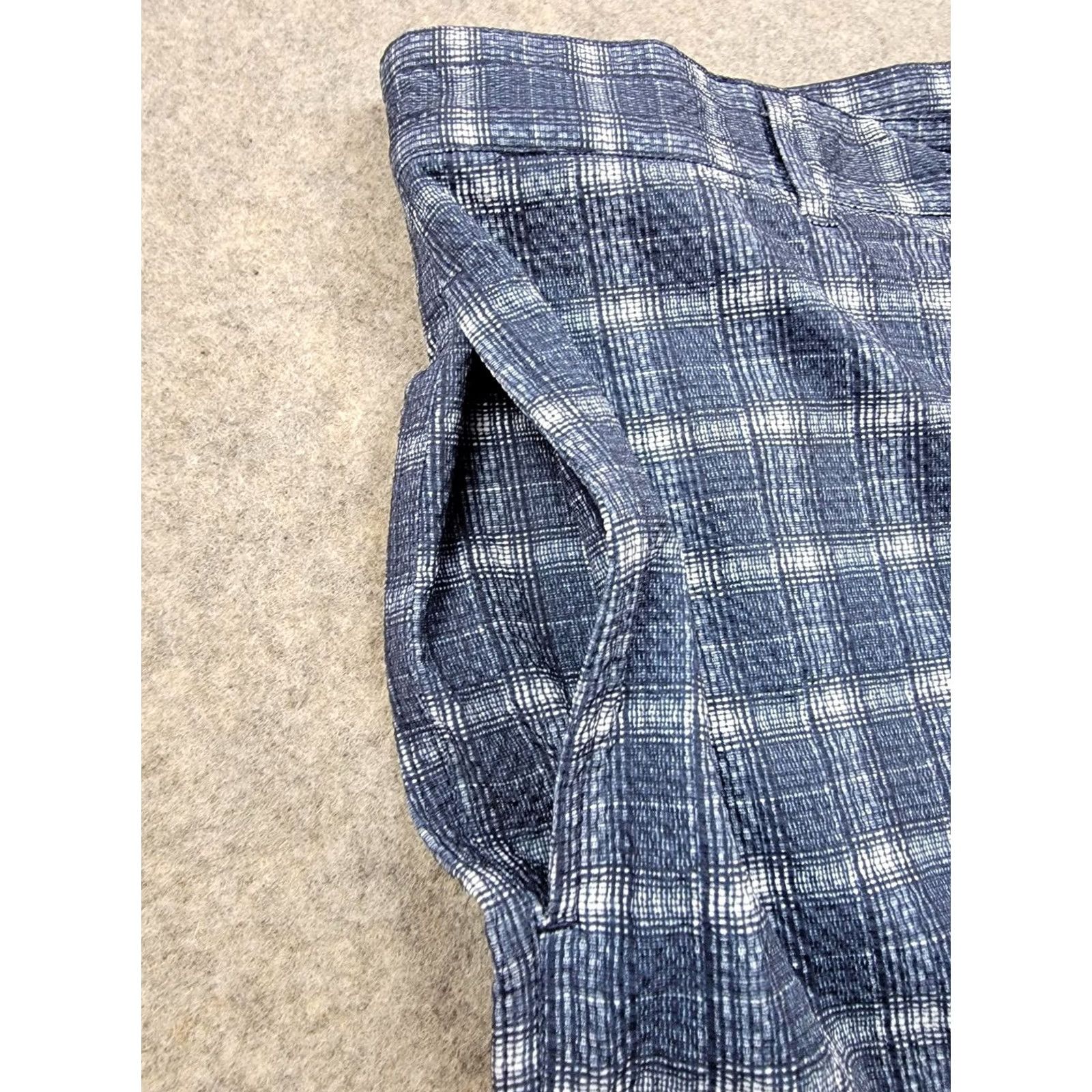 Tailorbyrd Tailorbyrd Golf Shorts Mens 38 Blue Plaid 8'' Inseam Bermuda NWT Moisture Wicking UV Pockets Casual Travel Sport Outdoor Polyester Spandex Front Flat Size US 38 / EU 54 - 2 Thumbnail